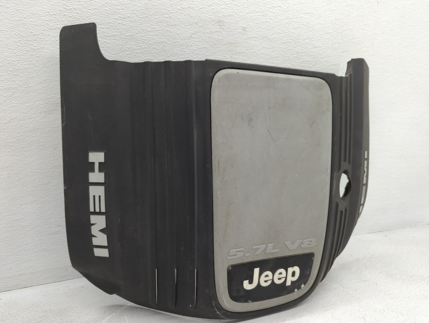 2005 Jeep Grand Cherokee Engine Cover - Oemusedautoparts1.com