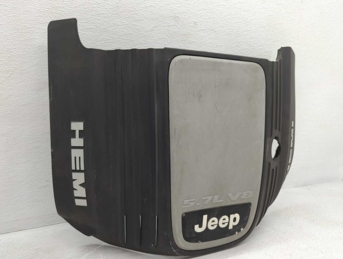 2005 Jeep Grand Cherokee Engine Cover - Oemusedautoparts1.com