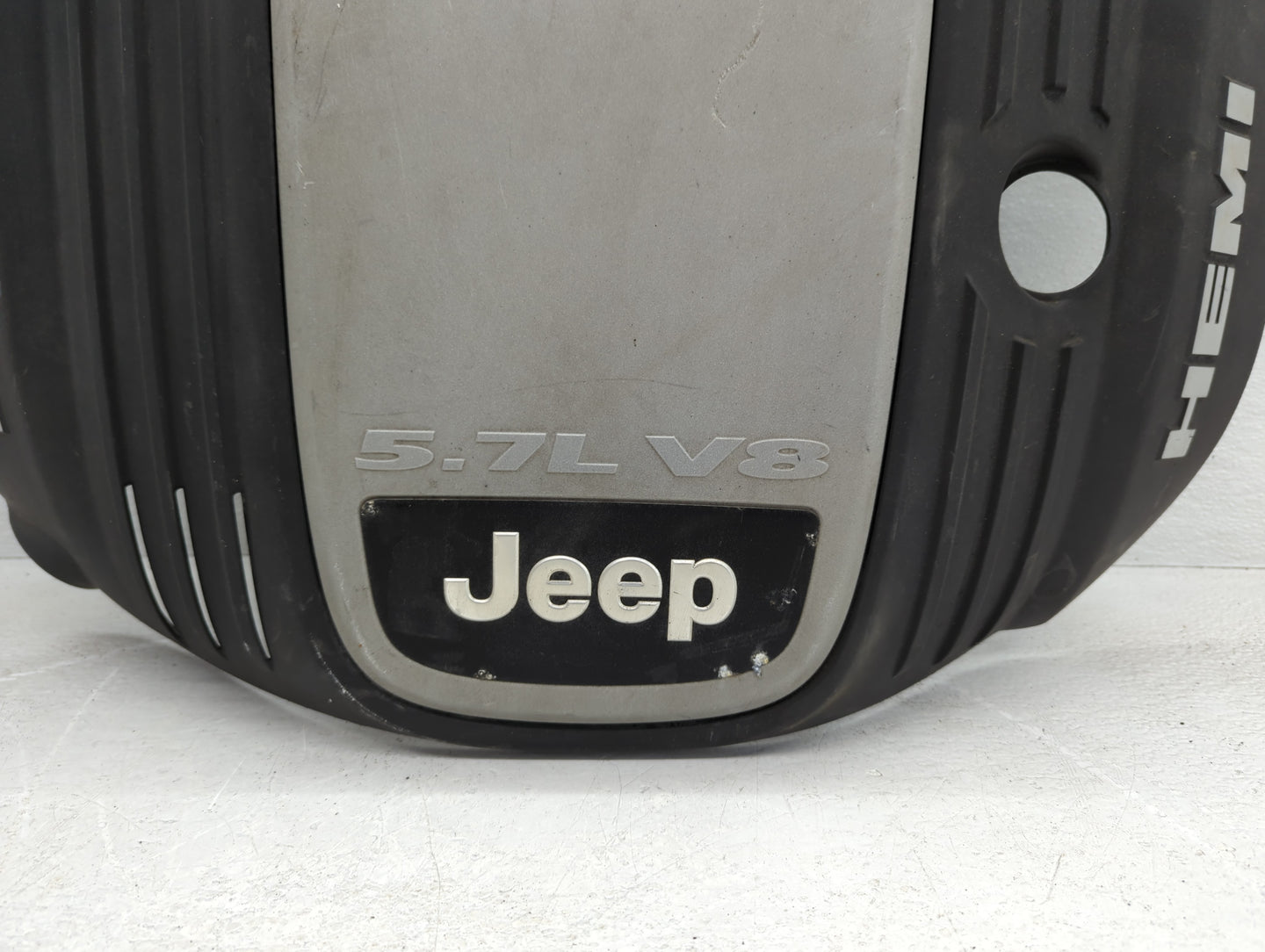 2005 Jeep Grand Cherokee Engine Cover - Oemusedautoparts1.com
