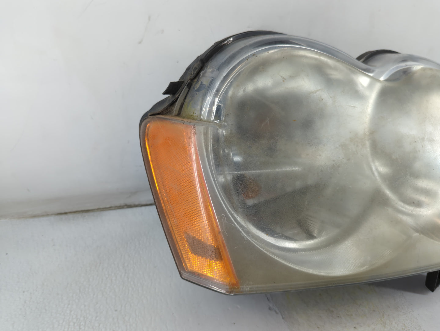 2005 Jeep Grand Cherokee Passenger Right Oem Head Light Headlight Lamp - Oemusedautoparts1.com