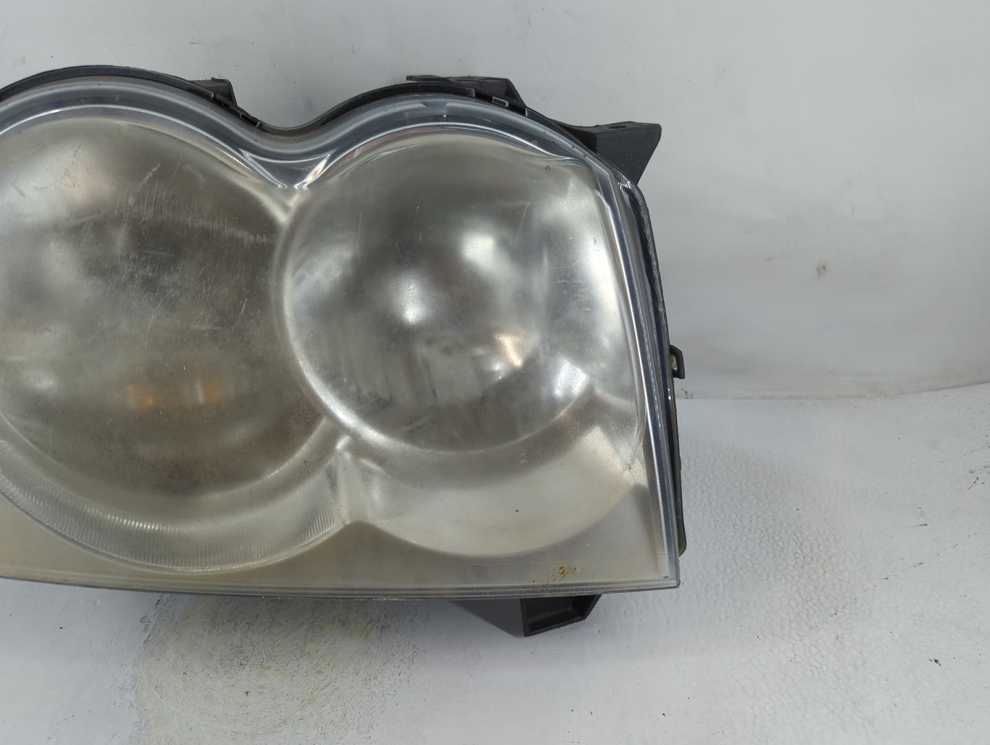 2005 Jeep Grand Cherokee Passenger Right Oem Head Light Headlight Lamp - Oemusedautoparts1.com