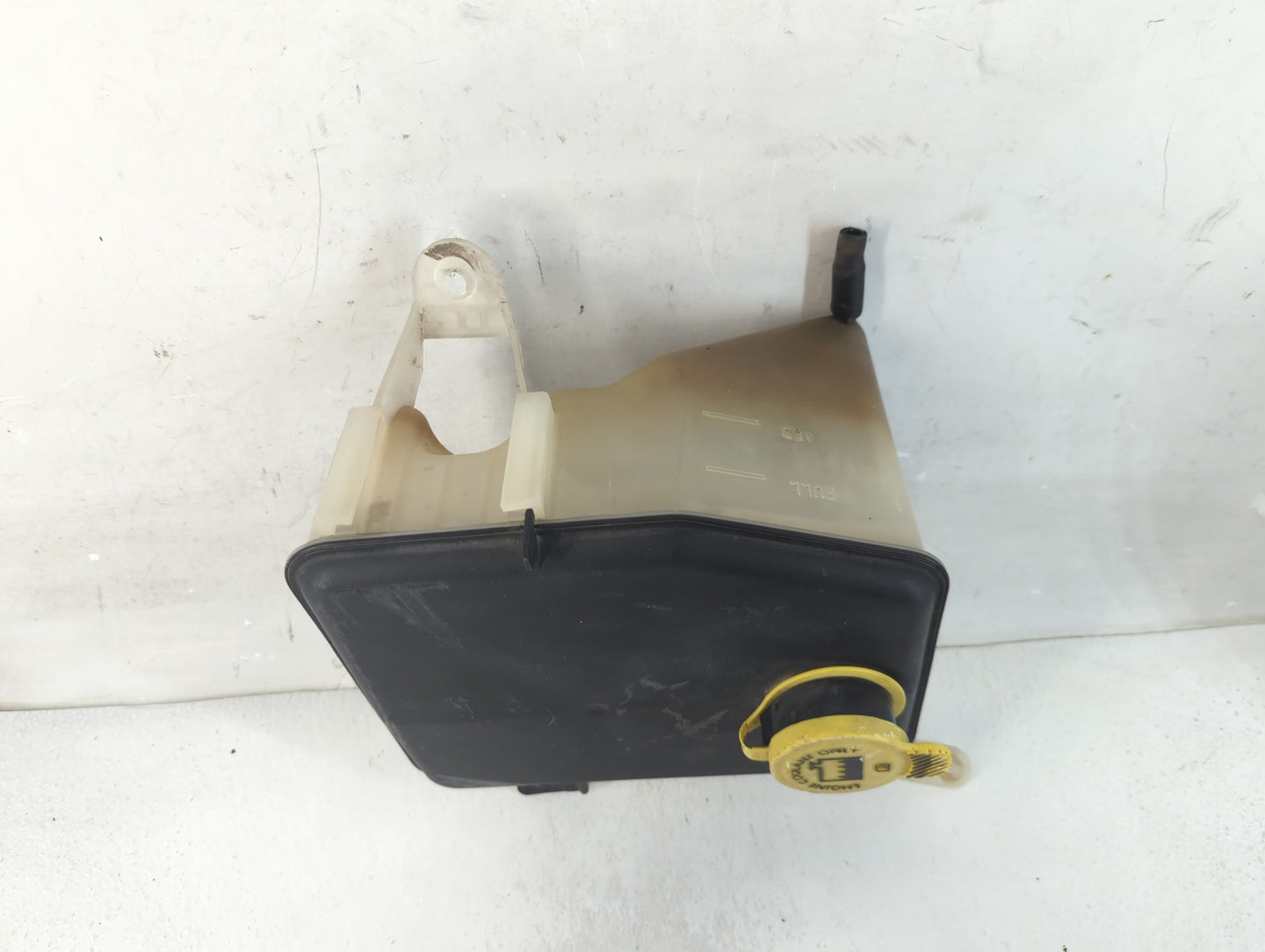 2005 Jeep Grand Cherokee Radiator Coolant Overflow Expansion Tank Bottle 800949 - Oemusedautoparts1.com