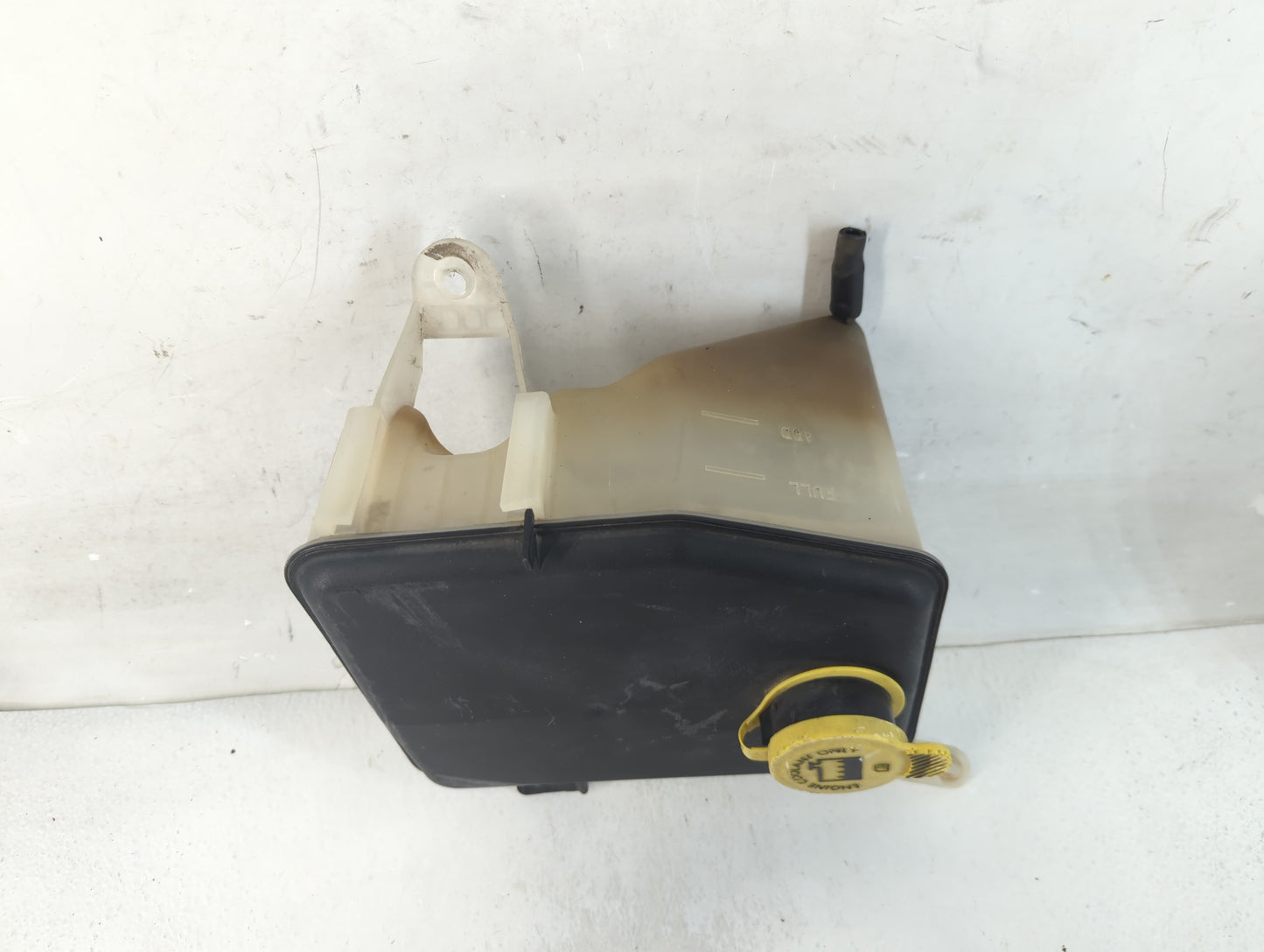 2005 Jeep Grand Cherokee Radiator Coolant Overflow Expansion Tank Bottle 800949 - Oemusedautoparts1.com