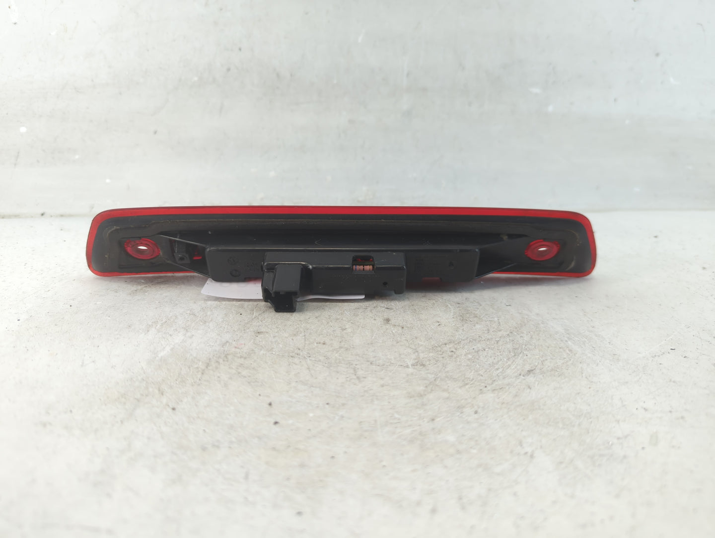 2005 Jeep Grand Cherokee Third Brake Light Tail Light Fits OEM Used Auto Parts - Oemusedautoparts1.com