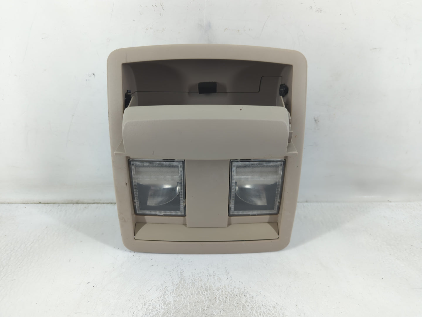 2005-2010 Jeep Grand Cherokee Overhead Roof Console 838510 - Oemusedautoparts1.com
