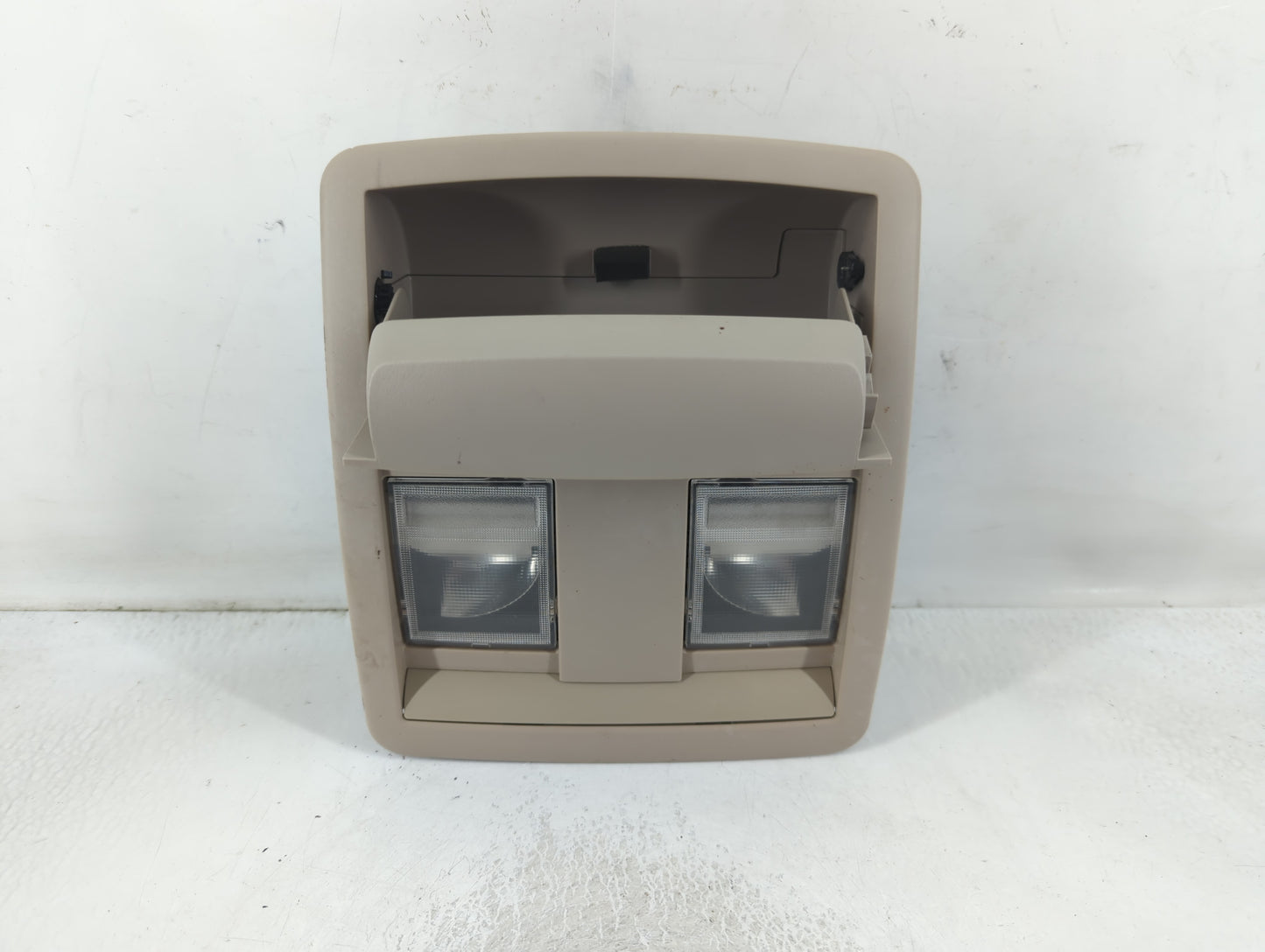 2005-2010 Jeep Grand Cherokee Overhead Roof Console 838510 - Oemusedautoparts1.com