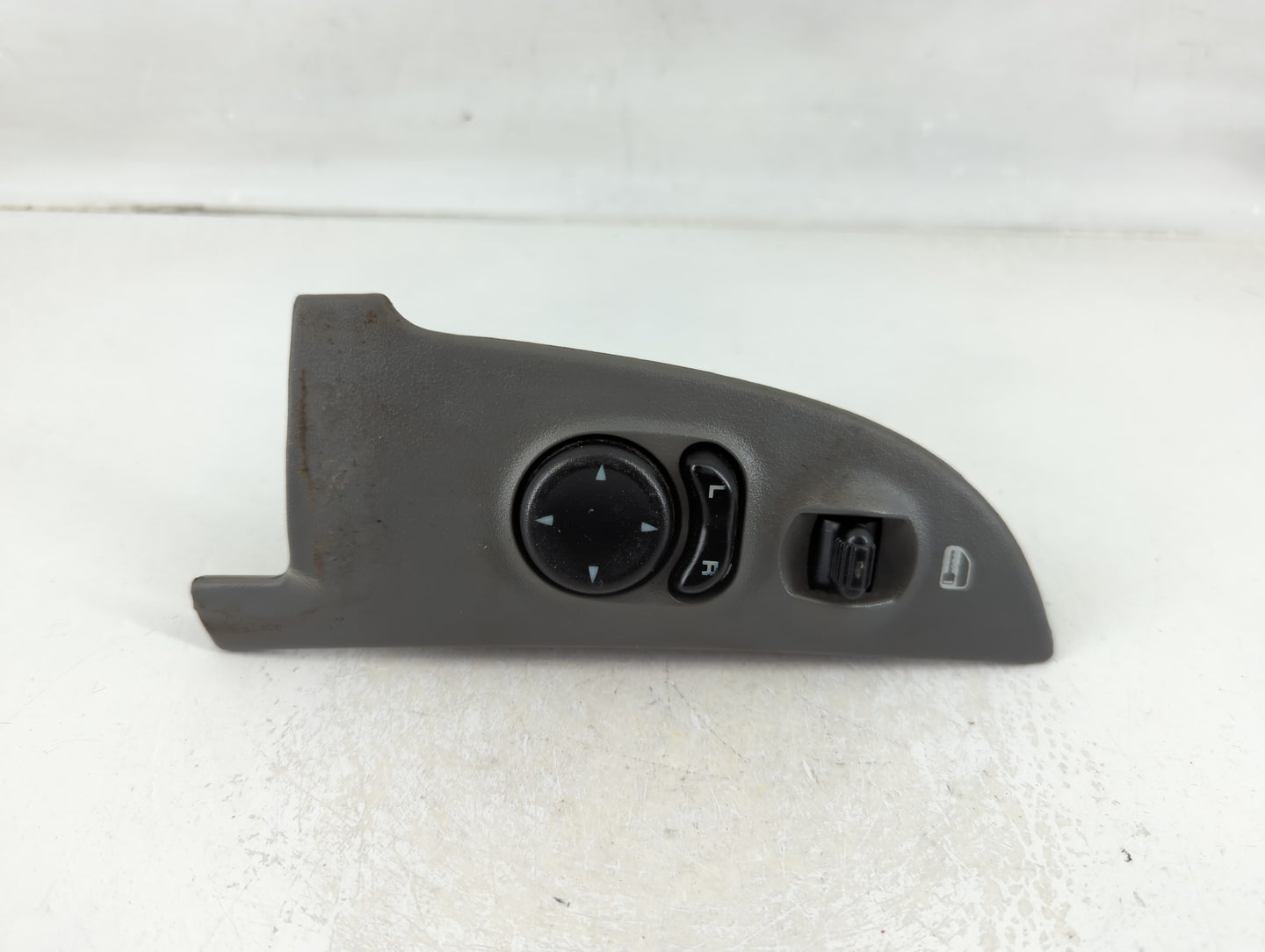 2004-2007 Jeep Liberty Master Power Window Switch Replacement Driver Side Left P/N:397540 Fits Fits 2004 2005 2006 2007 OEM 