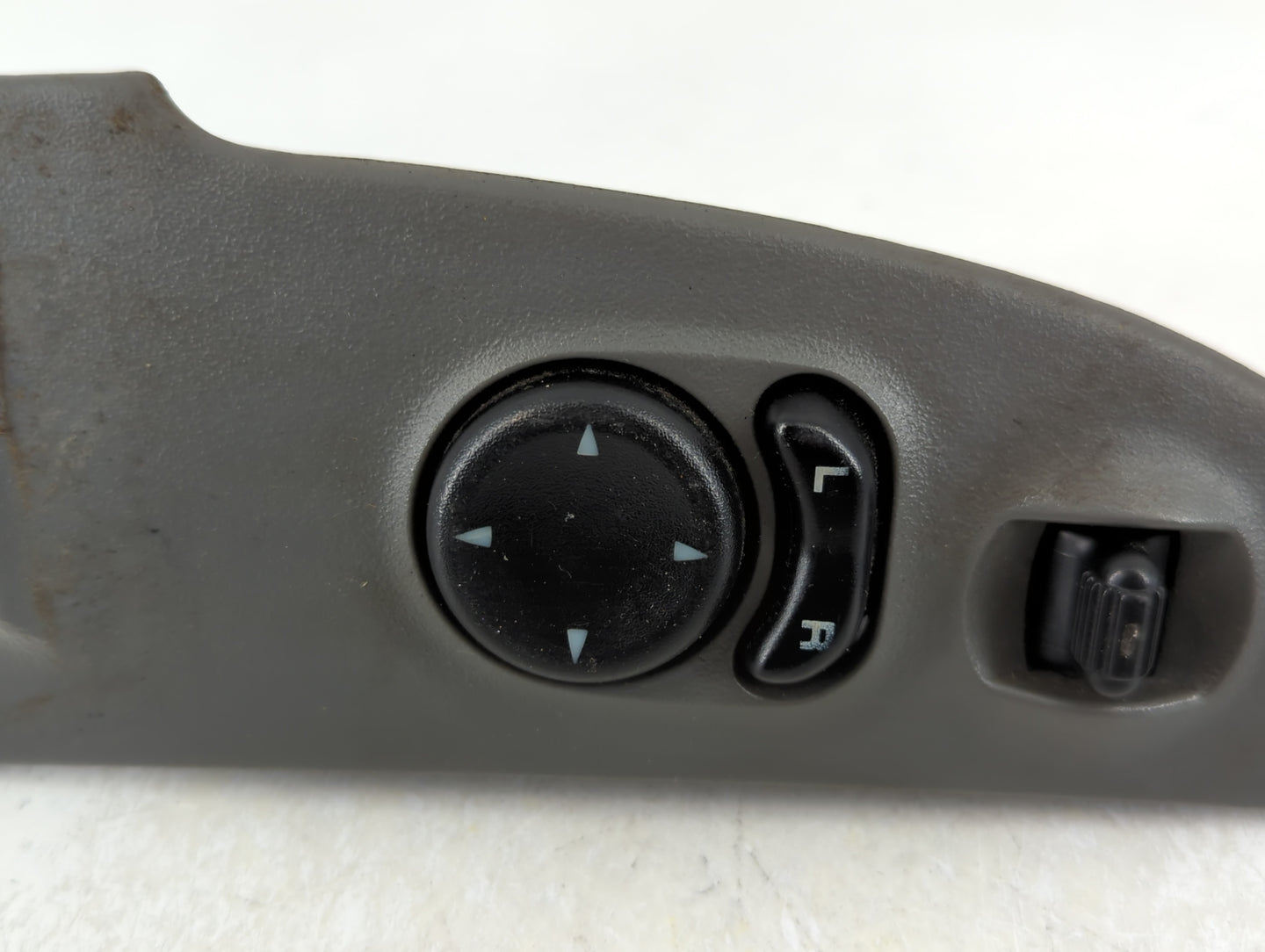 2004-2007 Jeep Liberty Master Power Window Switch Replacement Driver Side Left P/N:397540 Fits Fits 2004 2005 2006 2007 OEM 