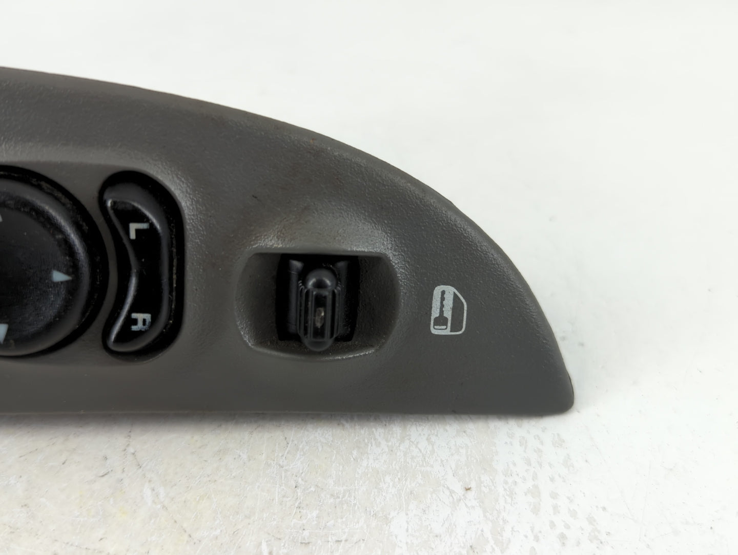 2004-2007 Jeep Liberty Master Power Window Switch Replacement Driver Side Left P/N:397540 Fits Fits 2004 2005 2006 2007 OEM 