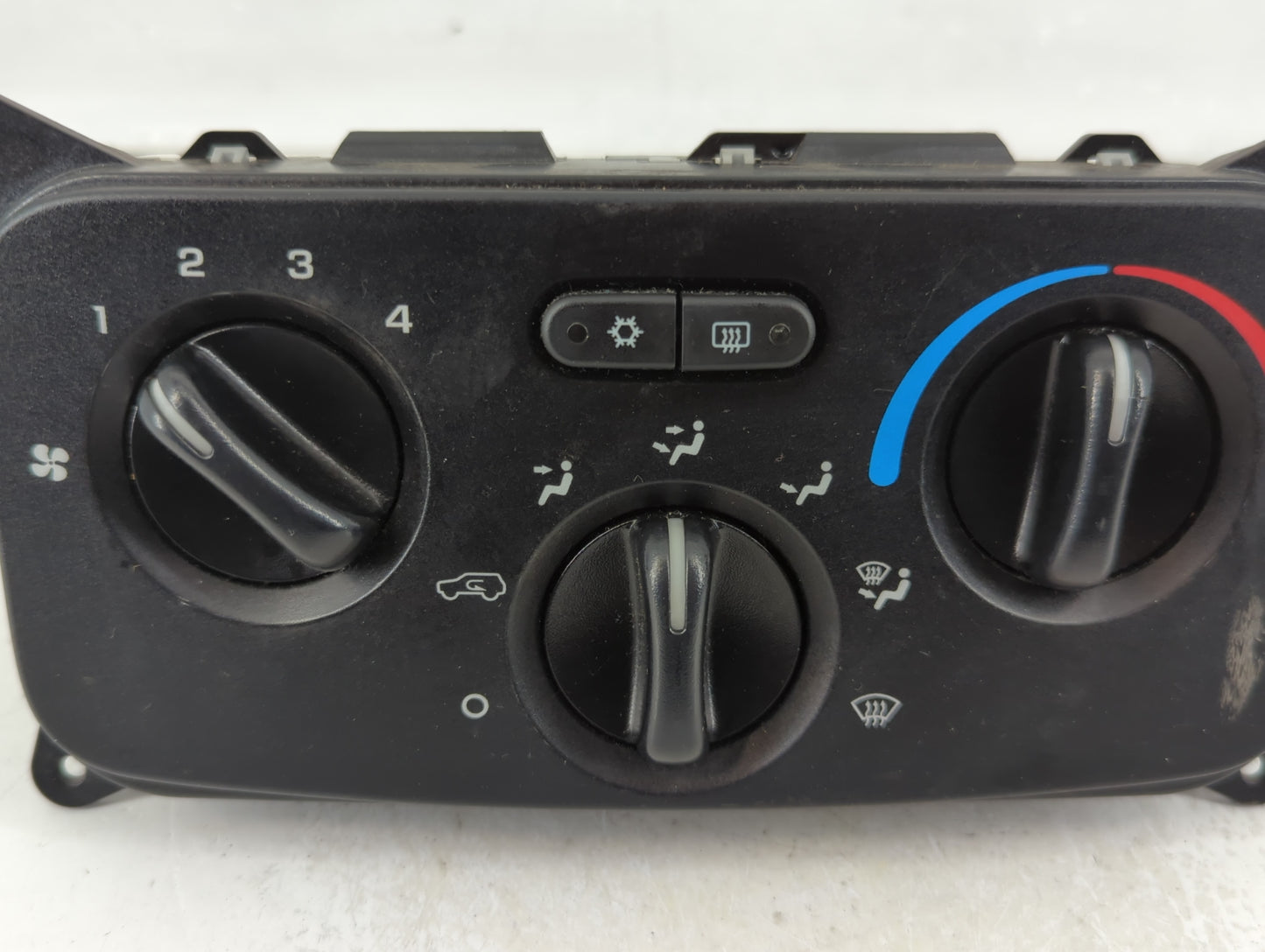 2004-2007 Jeep Liberty Climate Control Module Temperature AC/Heater Replacement P/N:P55037533AG Fits Fits 2004 2005 2006 200