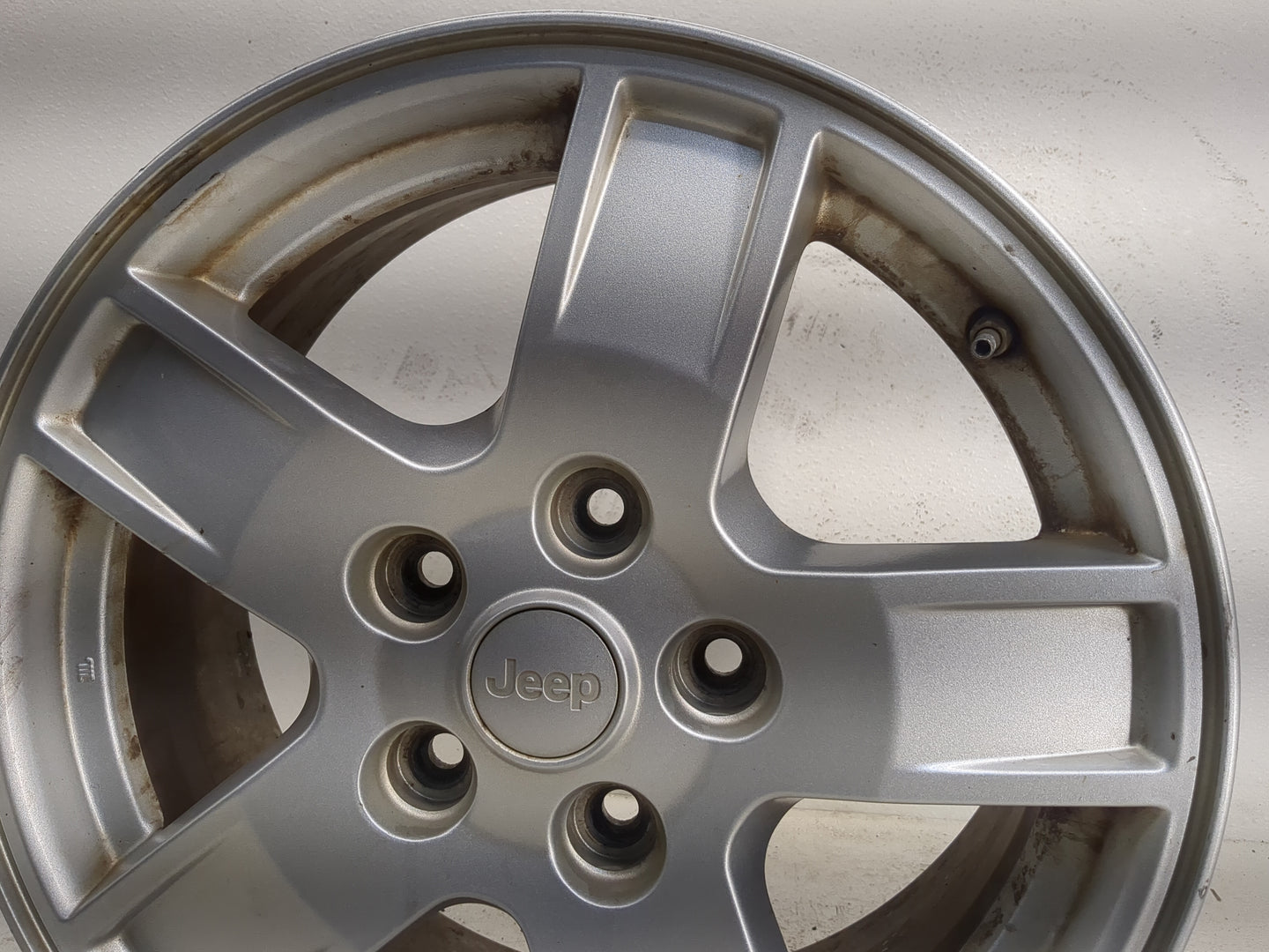 2005-2006 Jeep Liberty Oem Wheel Rim - Oemusedautoparts1.com