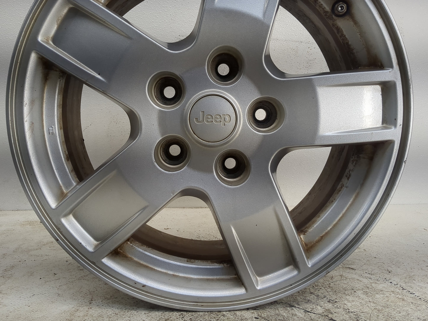 2005-2006 Jeep Liberty Oem Wheel Rim - Oemusedautoparts1.com
