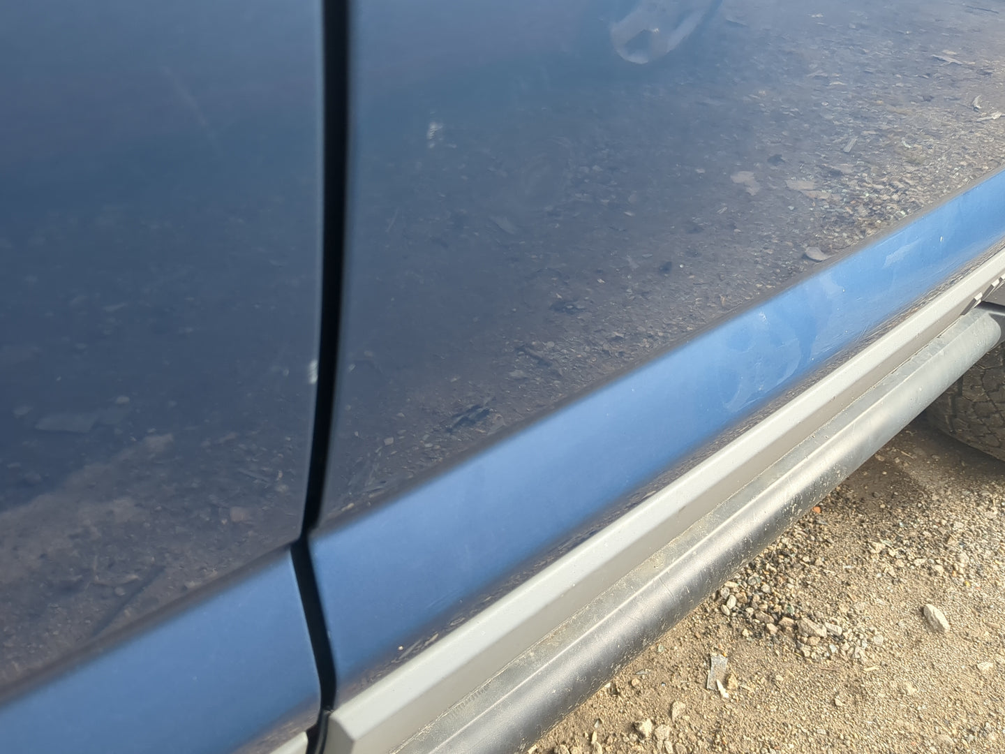 2002-2007 Jeep Liberty Passenger Front Door Oem - Oemusedautoparts1.com