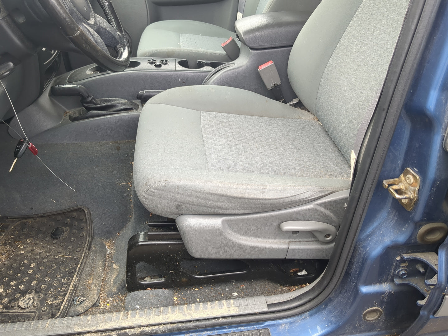 2005-2005 Jeep Liberty Driver Front Seat Oem - Oemusedautoparts1.com