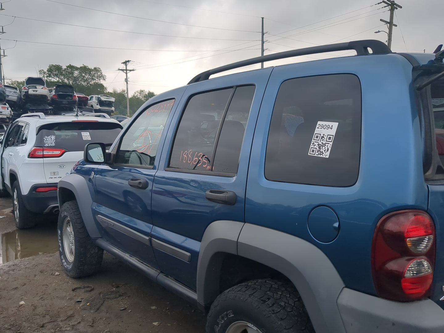 2002-2007 Jeep Liberty Driver Rear Door Oem - Oemusedautoparts1.com