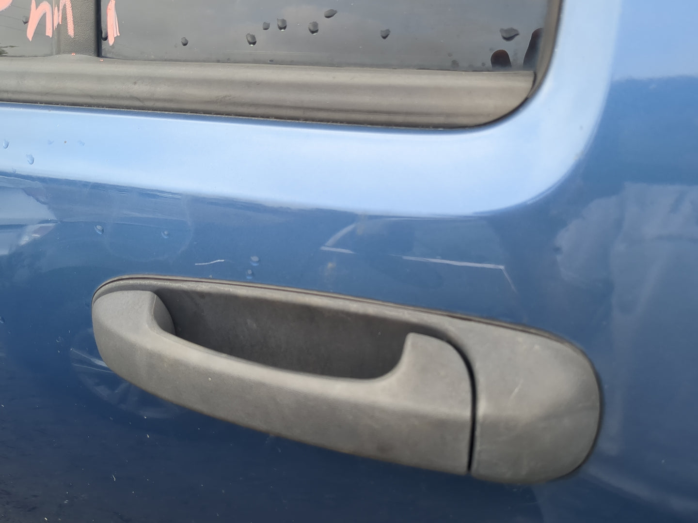 2002-2007 Jeep Liberty Driver Rear Door Oem 1171757 - Oemusedautoparts1.com