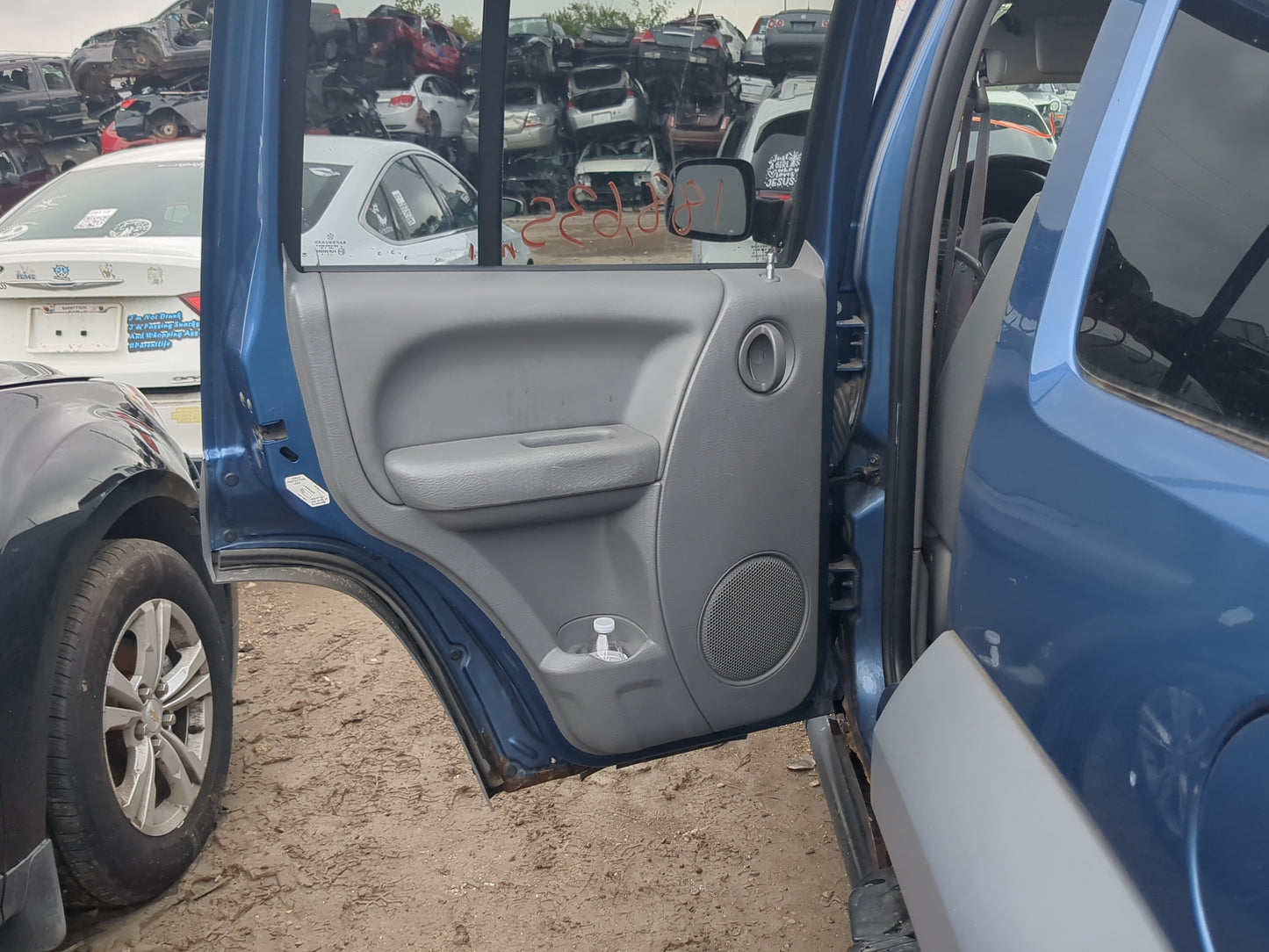 2002-2007 Jeep Liberty Driver Rear Door Oem 1171757 - Oemusedautoparts1.com