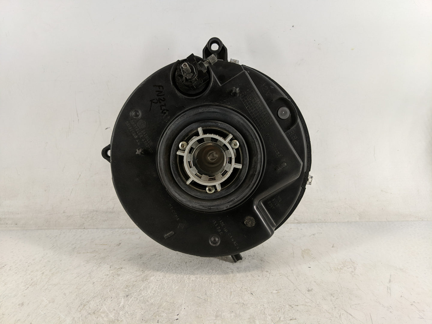 2005-2007 Jeep Liberty Passenger Right Oem Head Light Headlight Lamp - Oemusedautoparts1.com