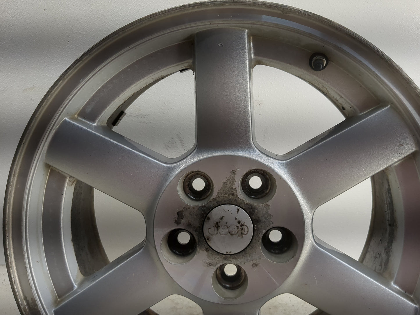 2005-2007 Jeep Liberty Oem Wheel Rim - Oemusedautoparts1.com