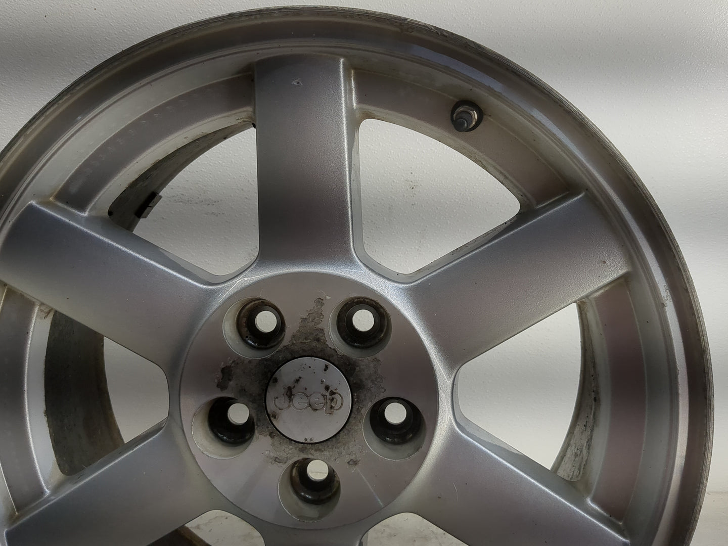2005-2007 Jeep Liberty Oem Wheel Rim - Oemusedautoparts1.com