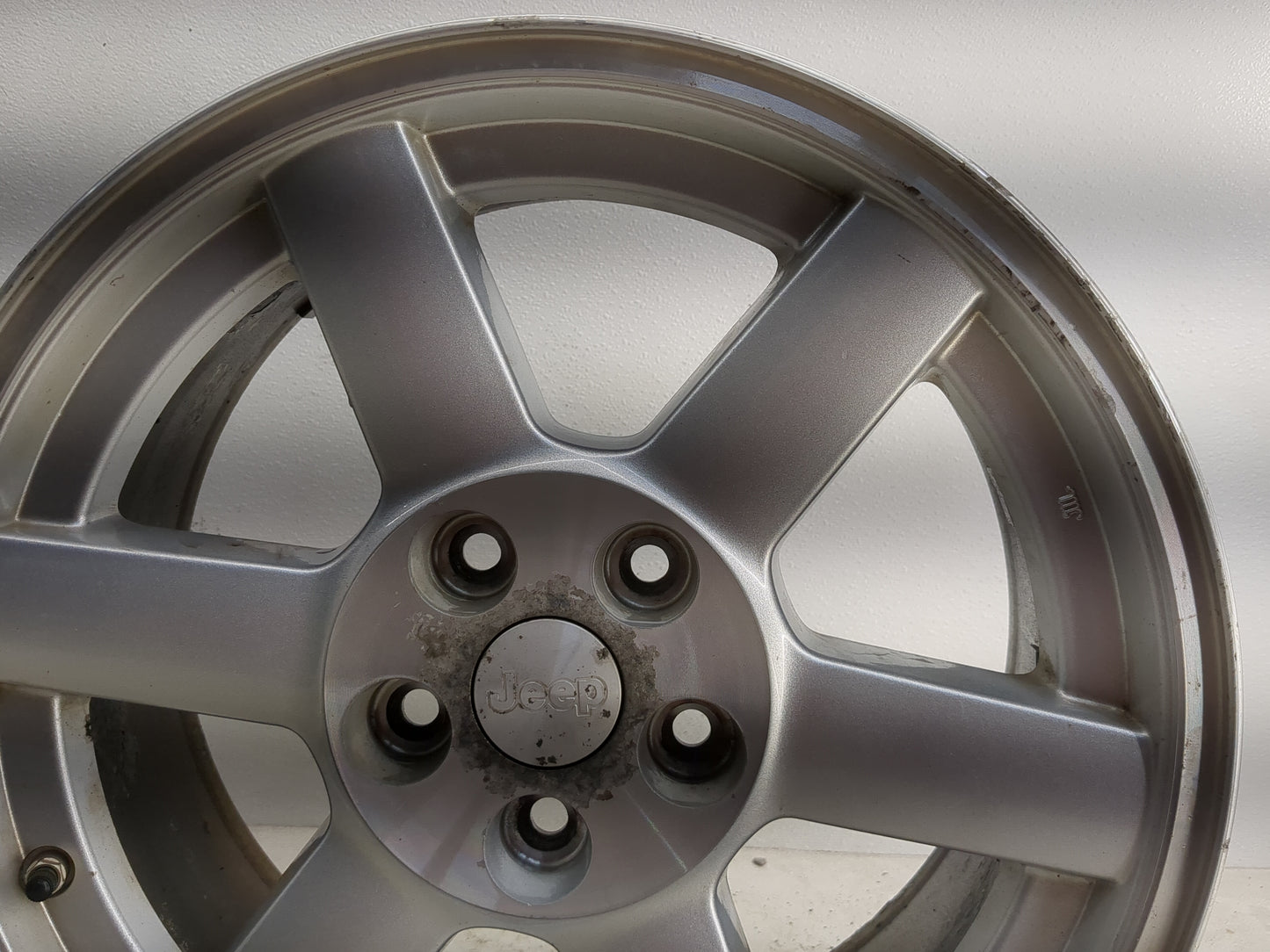 2005-2007 Jeep Liberty Oem Wheel Rim - Oemusedautoparts1.com