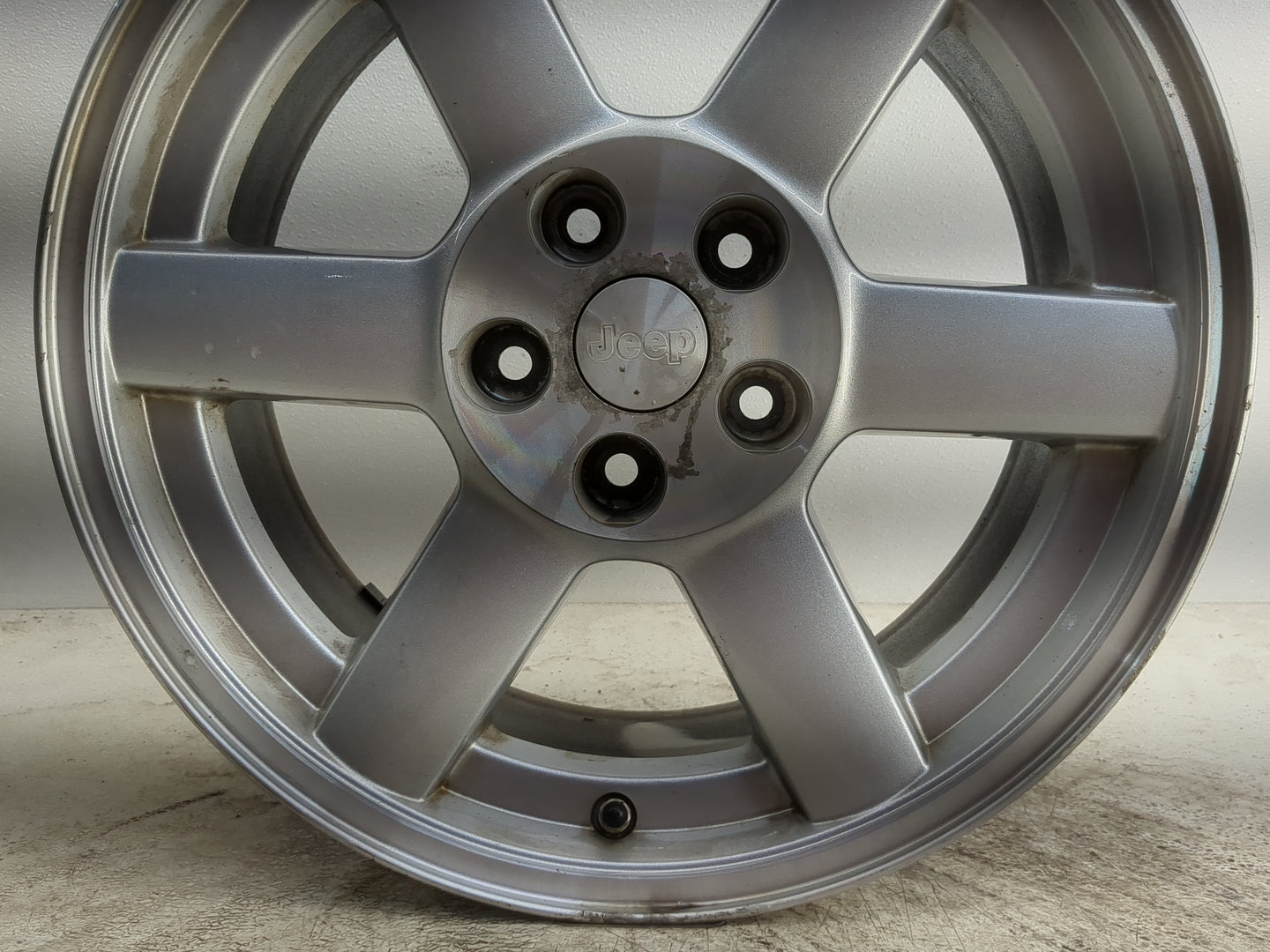 2005-2007 Jeep Liberty Oem Wheel Rim - Oemusedautoparts1.com