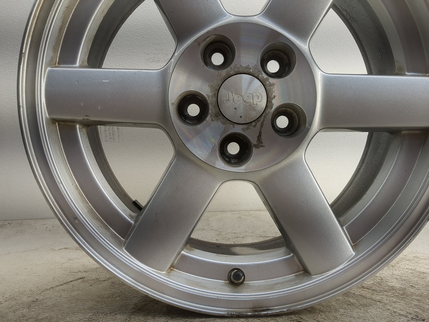 2005-2007 Jeep Liberty Oem Wheel Rim - Oemusedautoparts1.com