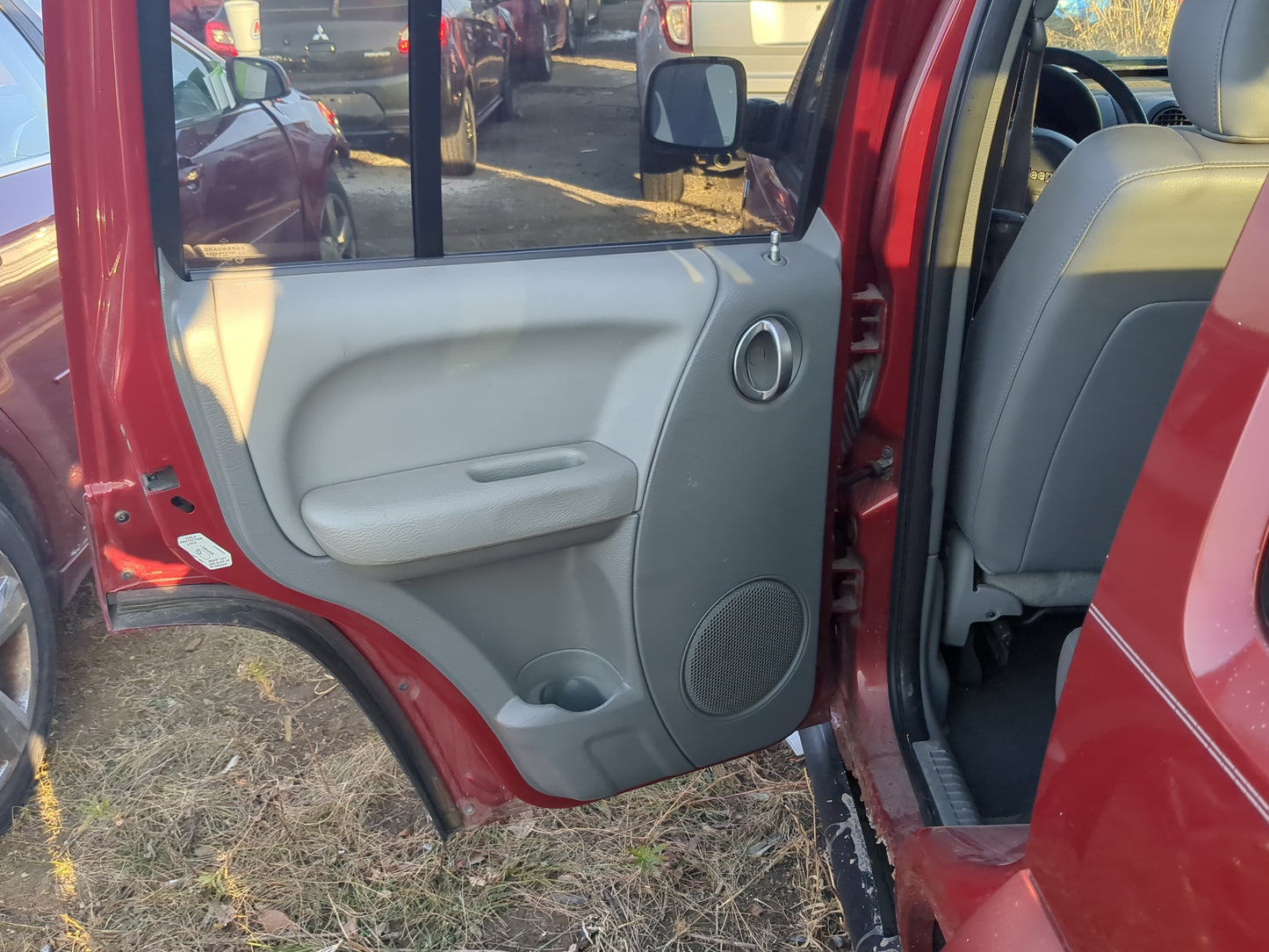 2002-2007 Jeep Liberty Driver Rear Door Oem 1238713 - Oemusedautoparts1.com