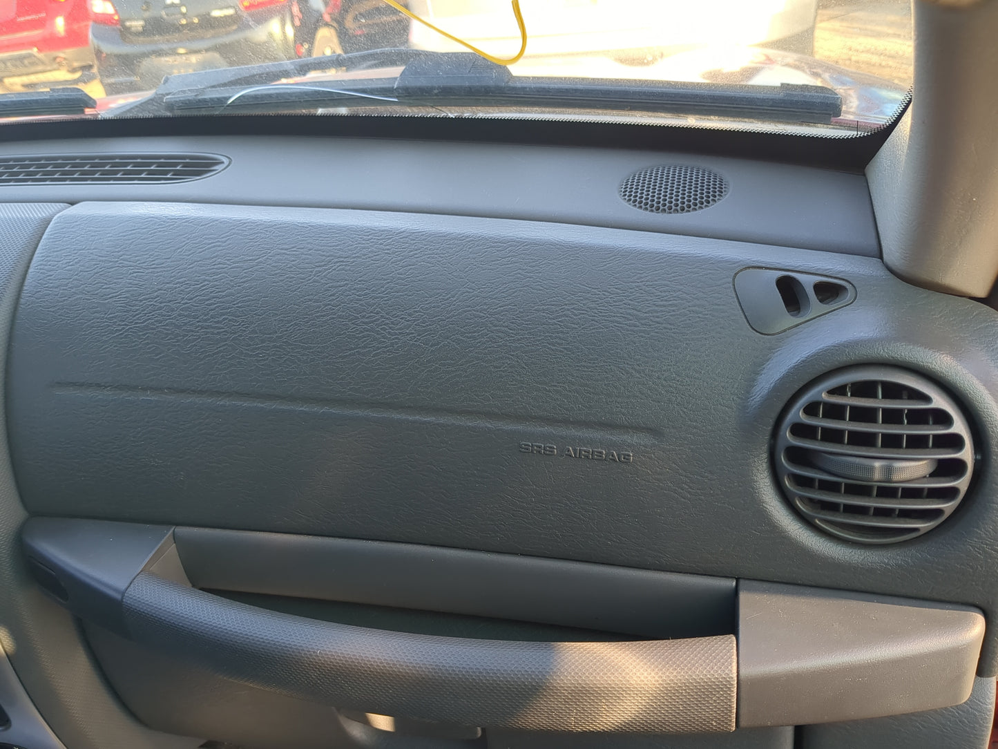 2004-2005 Jeep Liberty Air Bag Passenger Right Dashboard OEM Fits Fits 2004 2005 OEM Used Auto Parts - Oemusedautoparts1.com