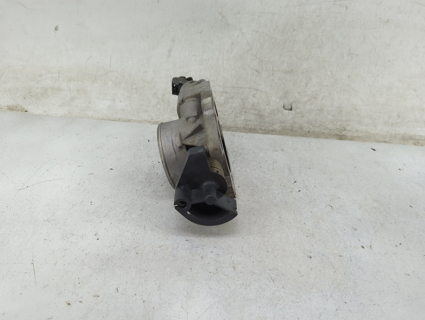 2005-2006 Jeep Liberty Throttle Body Fits Fits 2005 2006 OEM Used Auto Parts - Oemusedautoparts1.com
