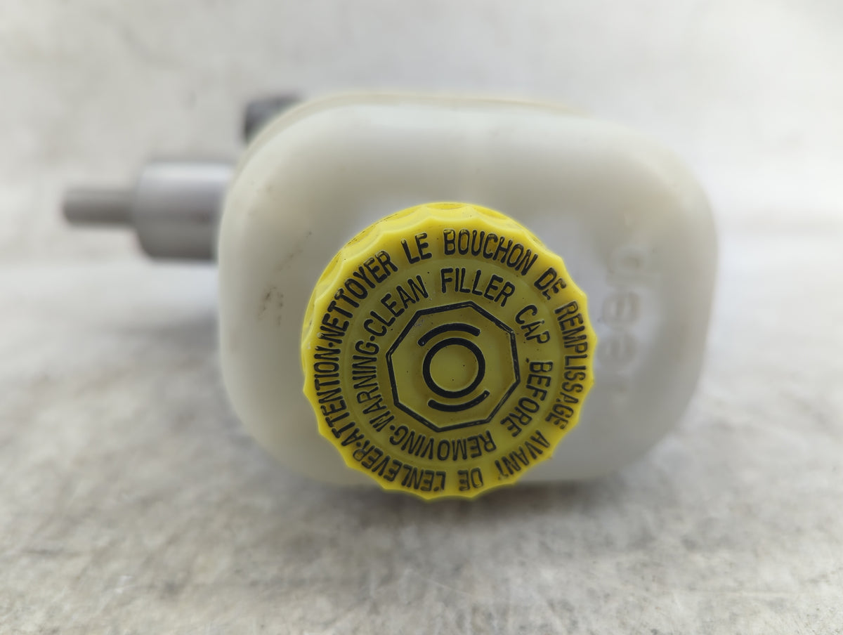 2002-2005 Jeep Liberty Brake Master Cylinder 1238773 - Oemusedautoparts1.com