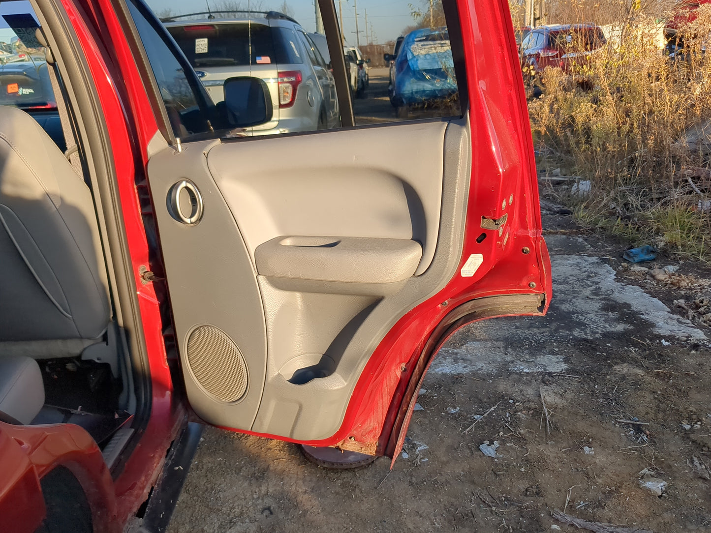 2002-2007 Jeep Liberty Passenger Rear Door Oem - Oemusedautoparts1.com