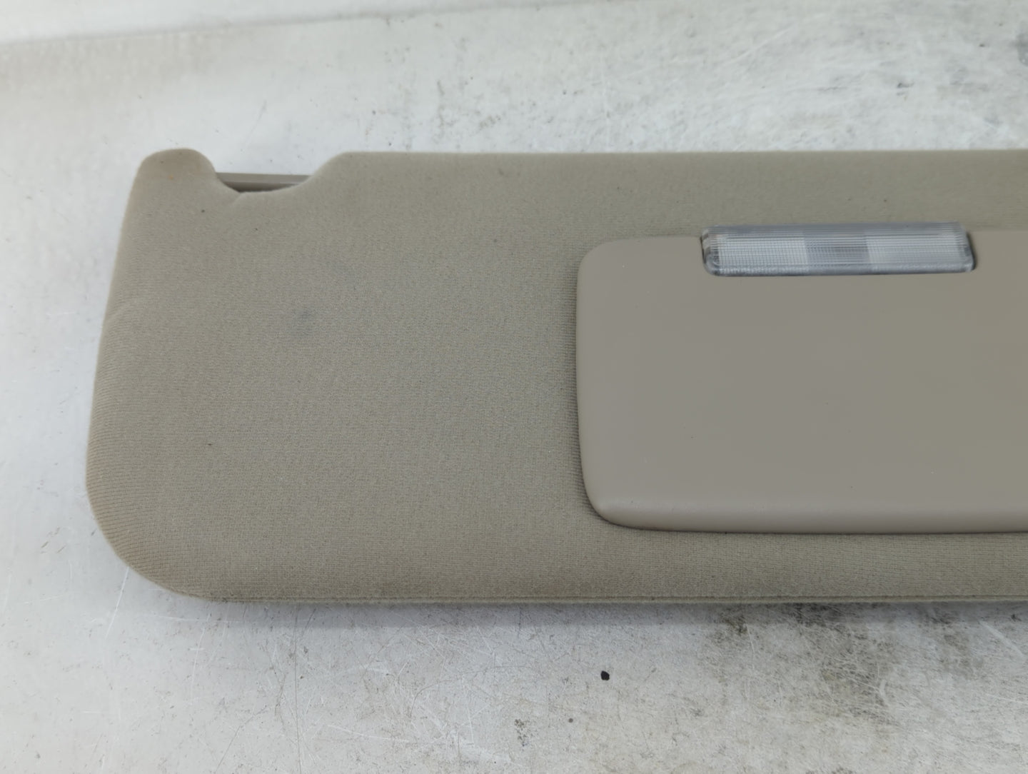 2004-2007 Jeep Liberty Sun Visor Shade Replacement Passenger Right Mirror Fits Fits 2004 2005 2006 2007 OEM Used Auto Parts 