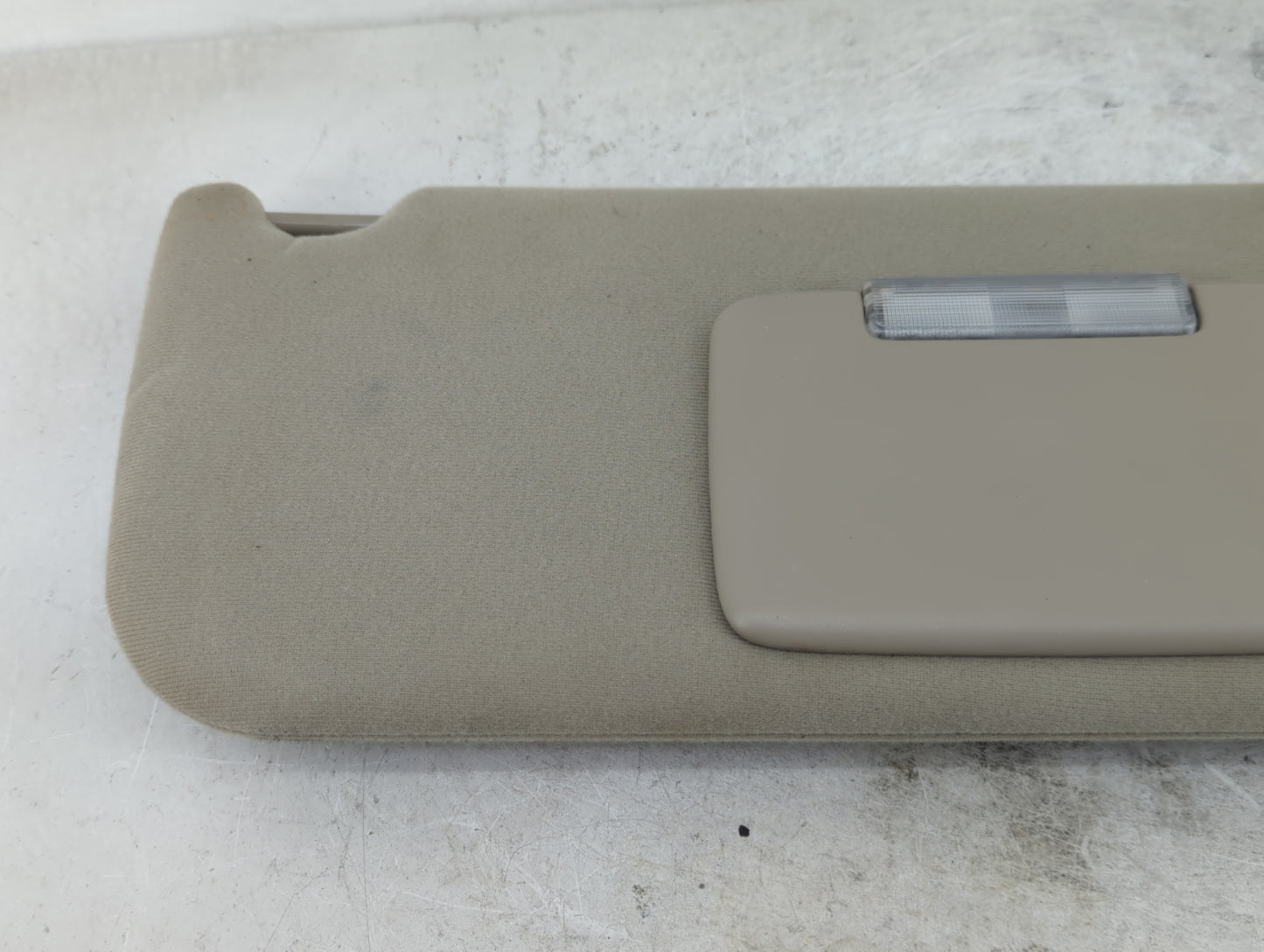 2004-2007 Jeep Liberty Sun Visor Shade Replacement Passenger Right Mirror Fits Fits 2004 2005 2006 2007 OEM Used Auto Parts 