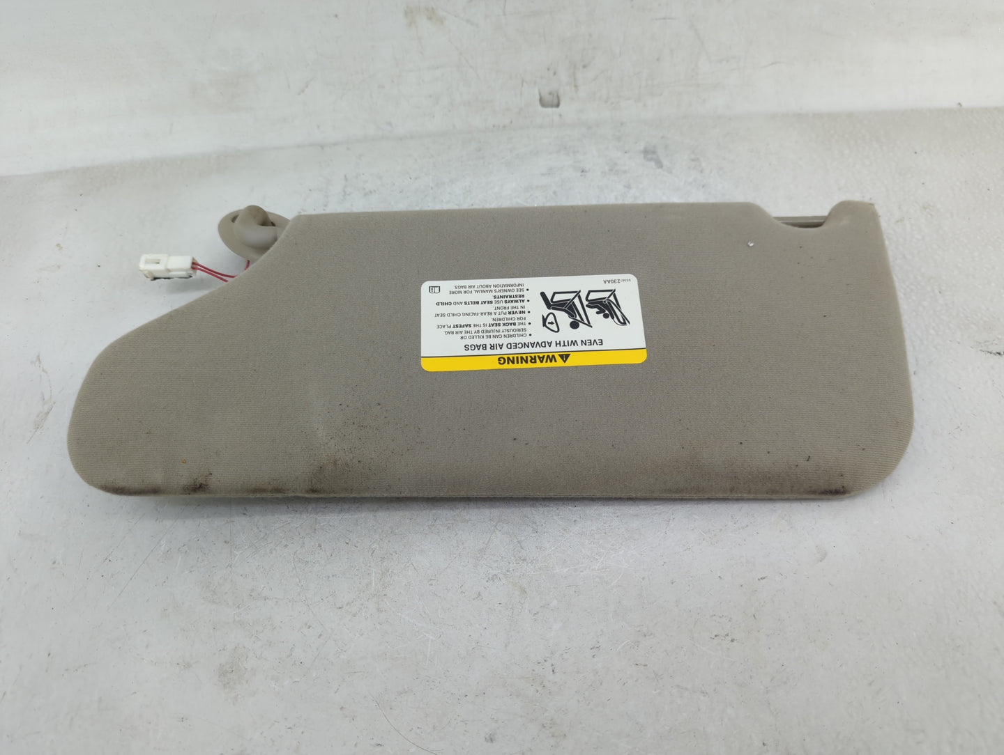 2004-2007 Jeep Liberty Sun Visor Shade Replacement Passenger Right Mirror Fits Fits 2004 2005 2006 2007 OEM Used Auto Parts 