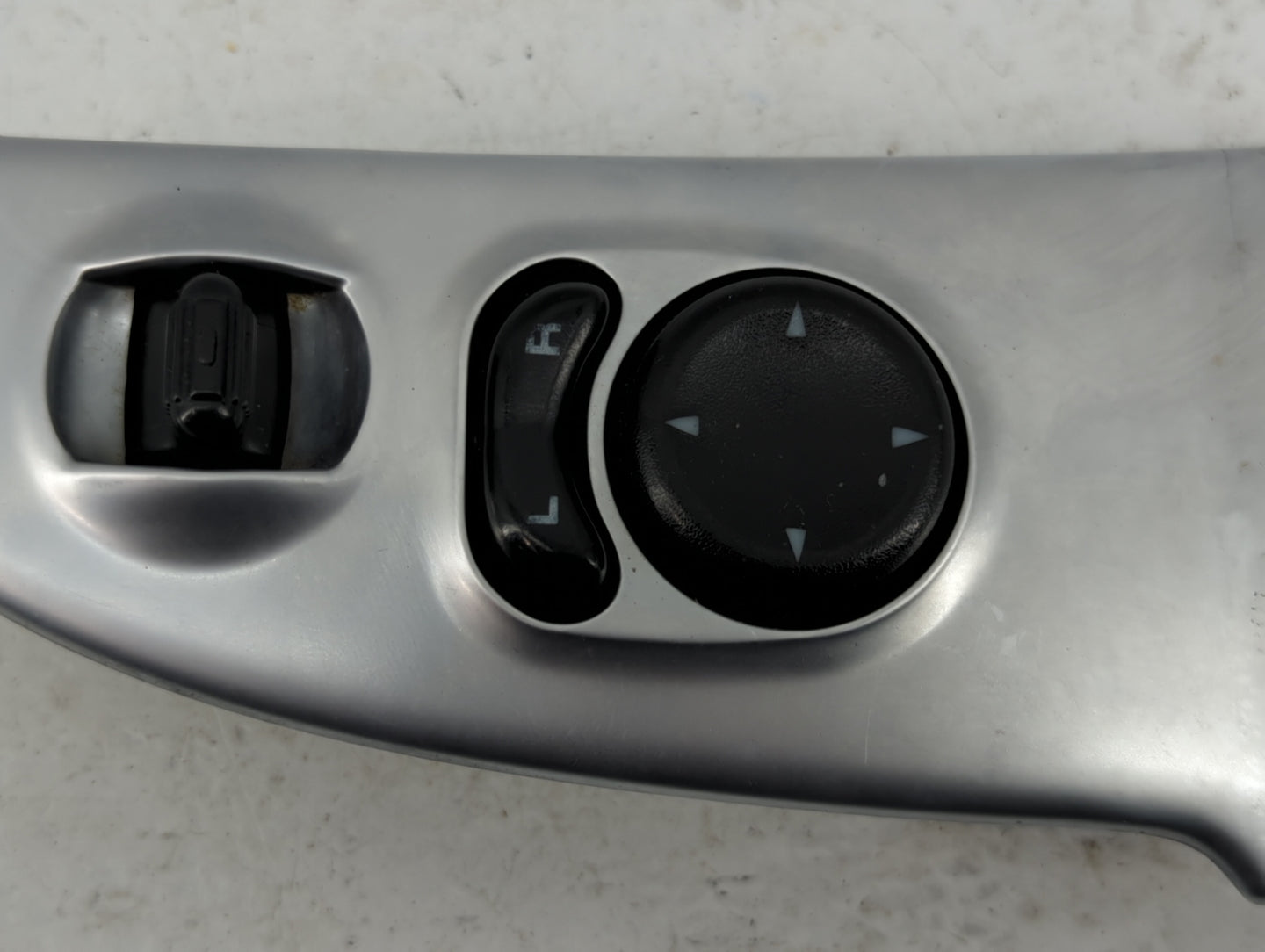 2004-2007 Jeep Liberty Master Power Window Switch Replacement Driver Side Left Fits Fits 2004 2005 2006 2007 OEM Used Auto P