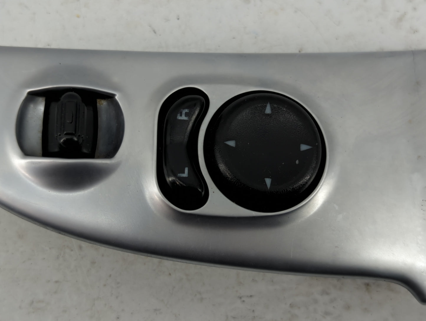 2004-2007 Jeep Liberty Master Power Window Switch Replacement Driver Side Left Fits Fits 2004 2005 2006 2007 OEM Used Auto P
