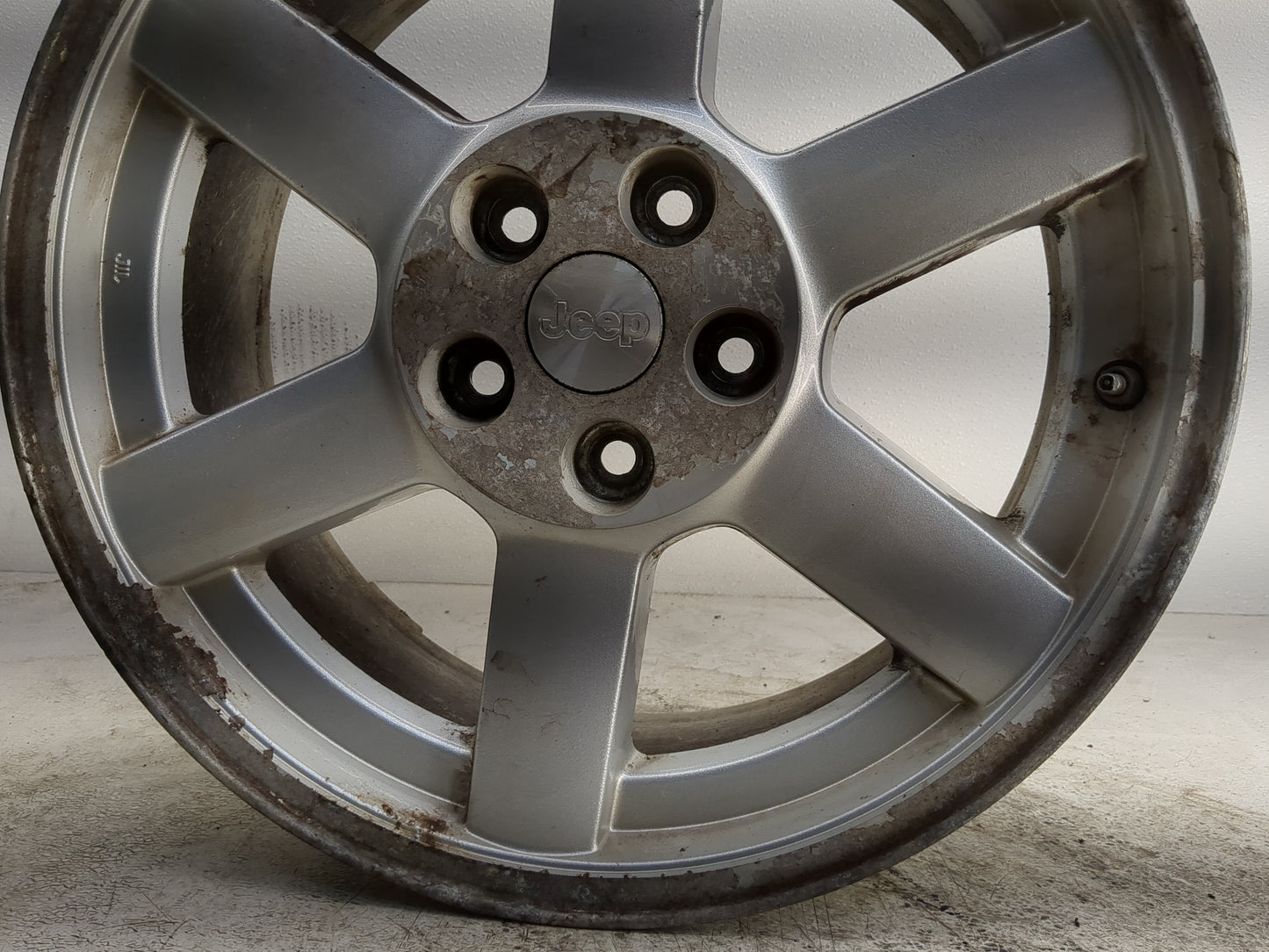 2005-2007 Jeep Liberty Oem Wheel Rim 1260743 - Oemusedautoparts1.com