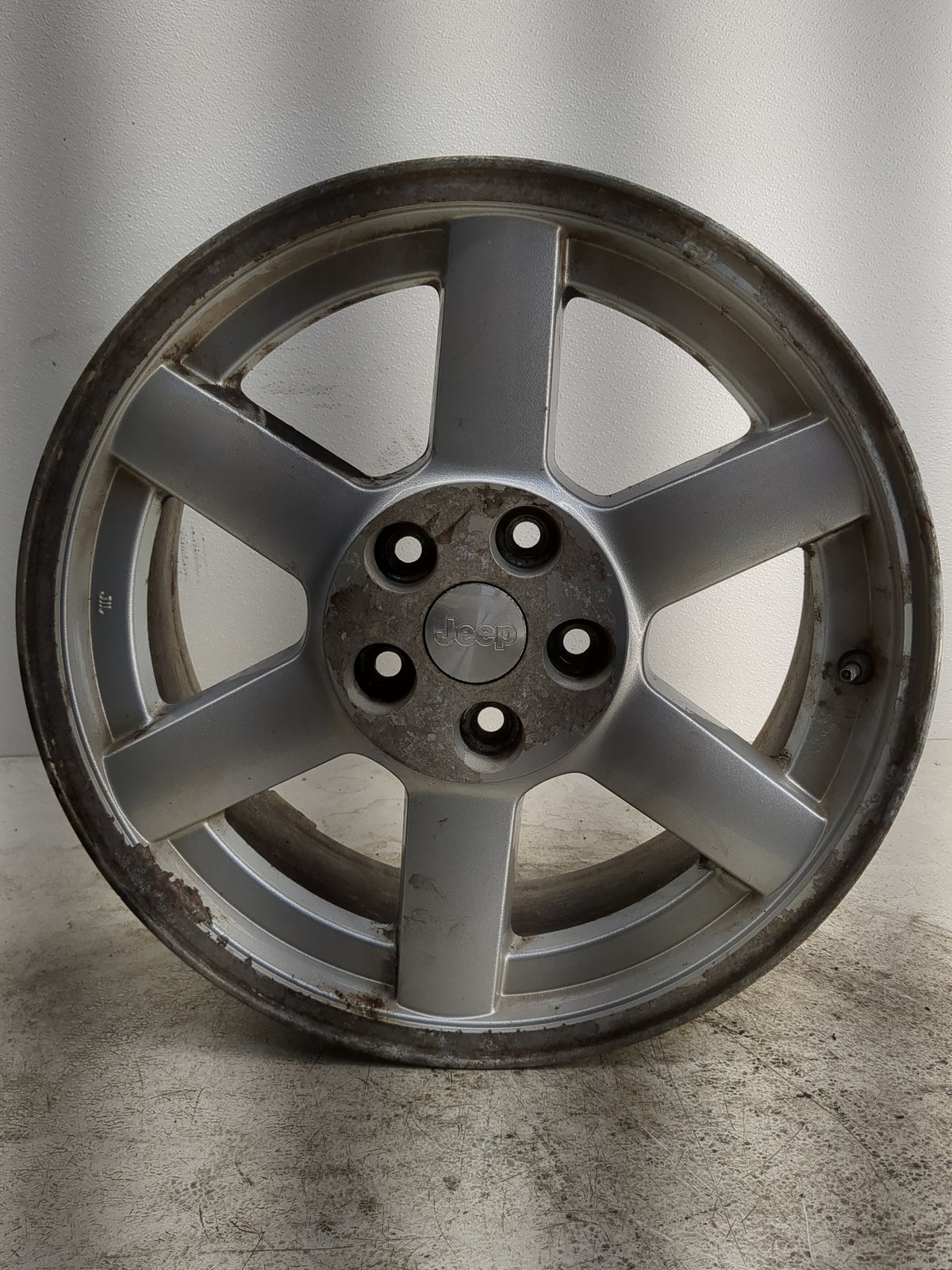 2005-2007 Jeep Liberty Oem Wheel Rim 1260743 - Oemusedautoparts1.com