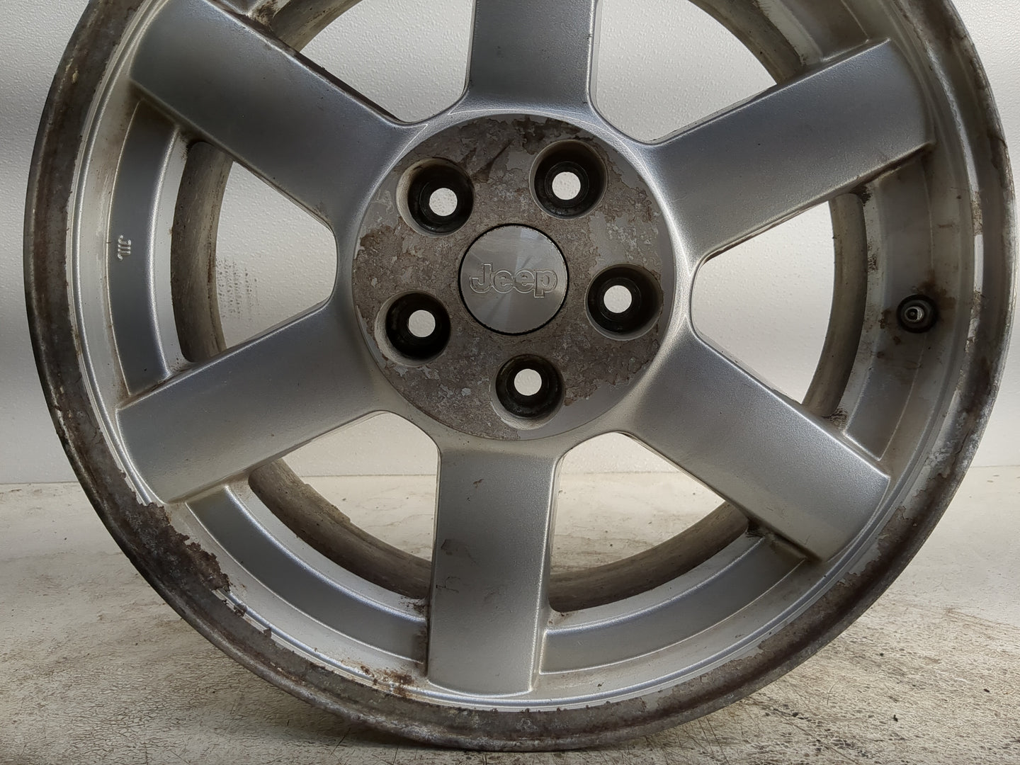 2005-2007 Jeep Liberty Oem Wheel Rim 1260743 - Oemusedautoparts1.com