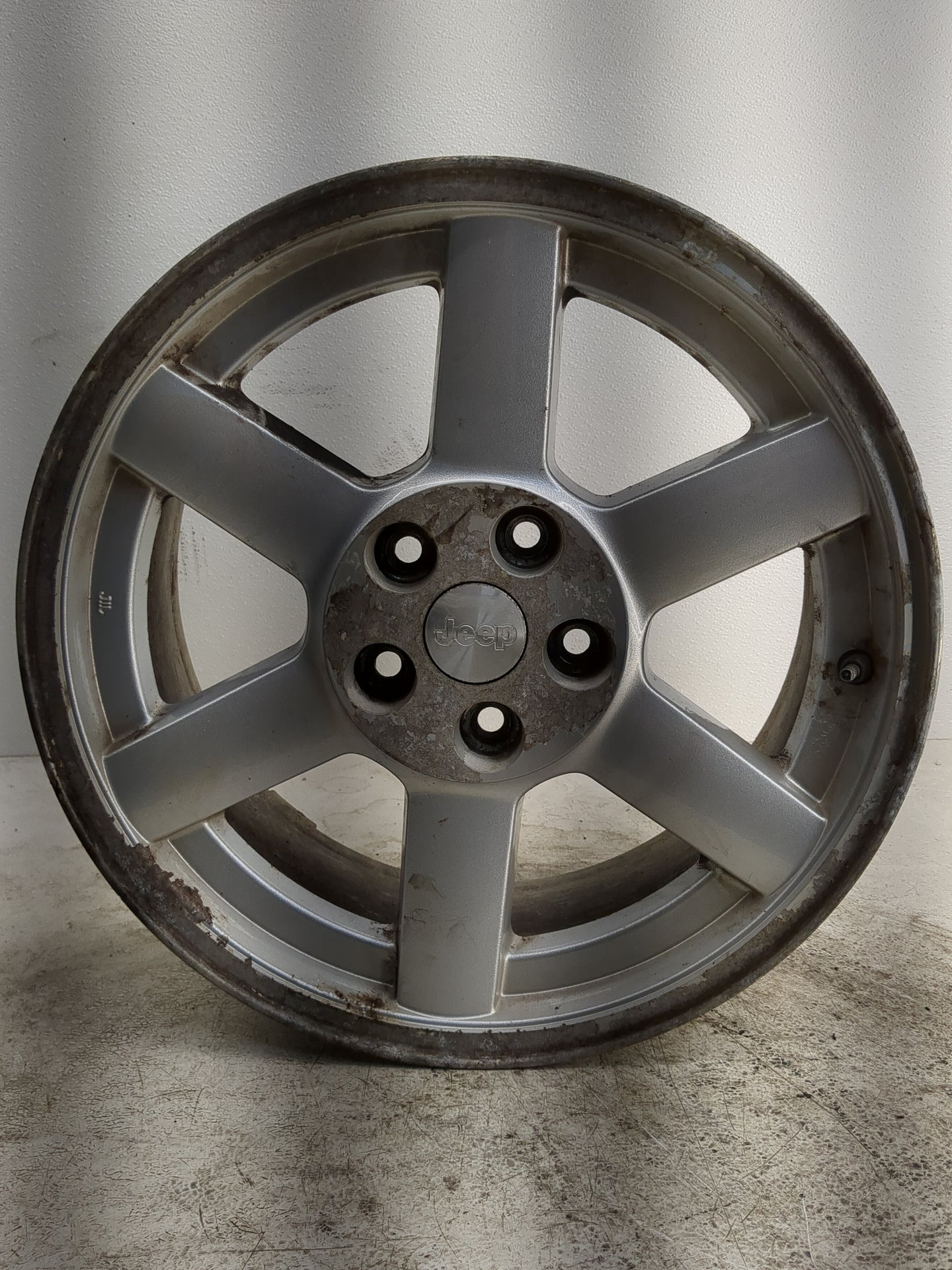 2005-2007 Jeep Liberty Oem Wheel Rim 1260743 - Oemusedautoparts1.com