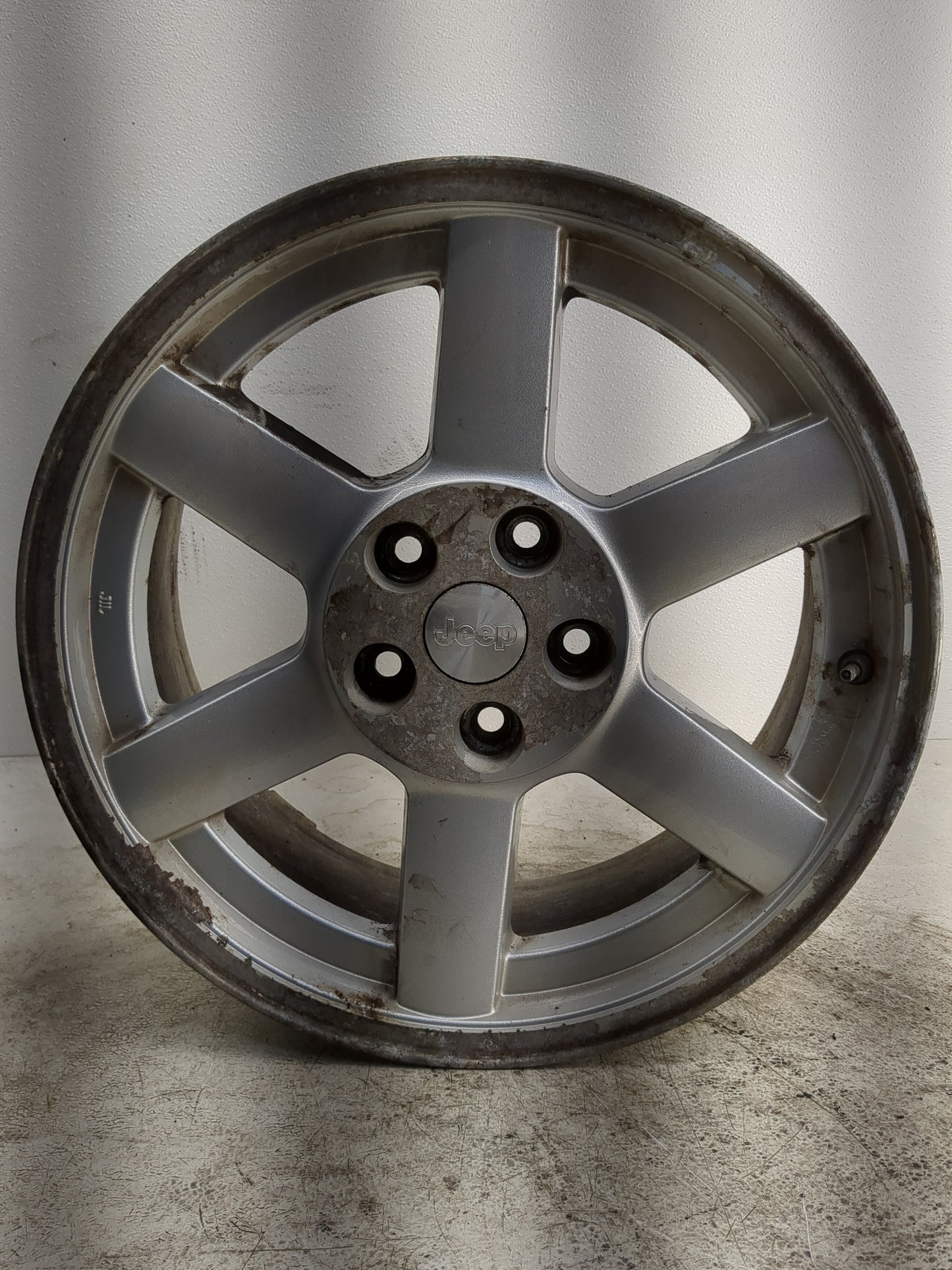 2005-2007 Jeep Liberty Oem Wheel Rim 1260743 - Oemusedautoparts1.com