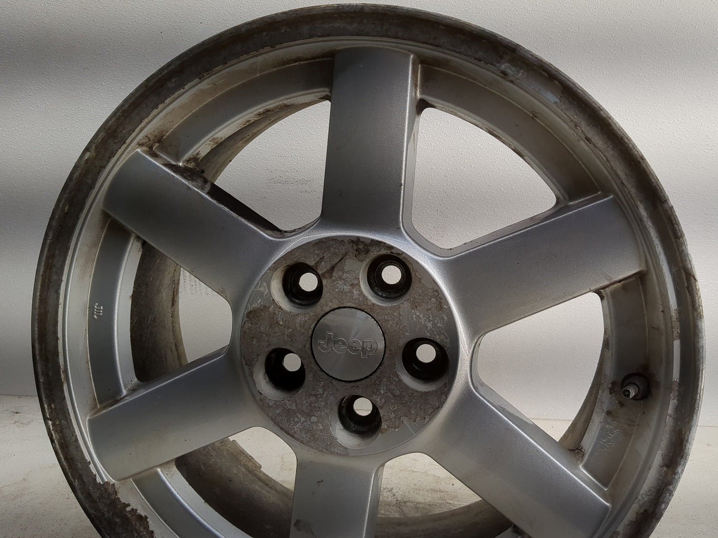 2005-2007 Jeep Liberty Oem Wheel Rim 1260743 - Oemusedautoparts1.com