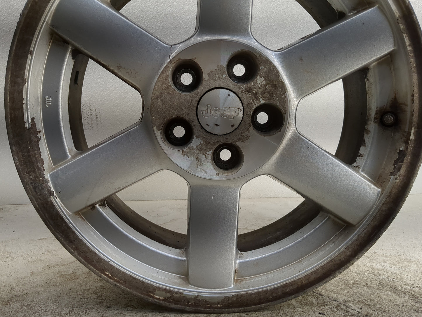 2005-2007 Jeep Liberty Oem Wheel Rim 1260744 - Oemusedautoparts1.com