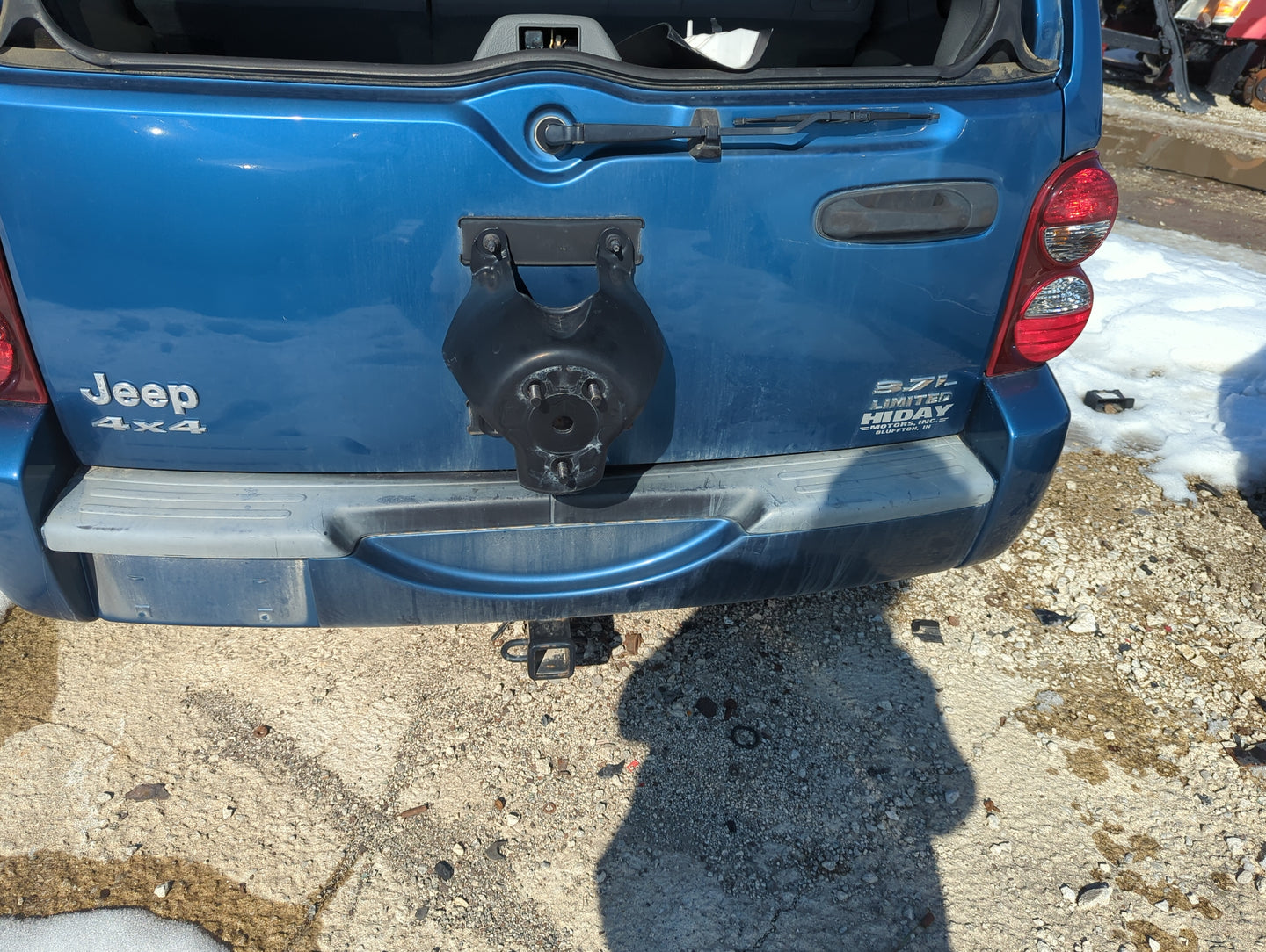 2002-2007 Jeep Liberty Rear Bumper Assembly Oem 1266475 - Oemusedautoparts1.com