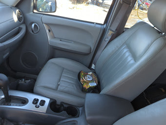 compare product 2005-2005 Jeep Liberty Passenger Front Seat Oem 1266493