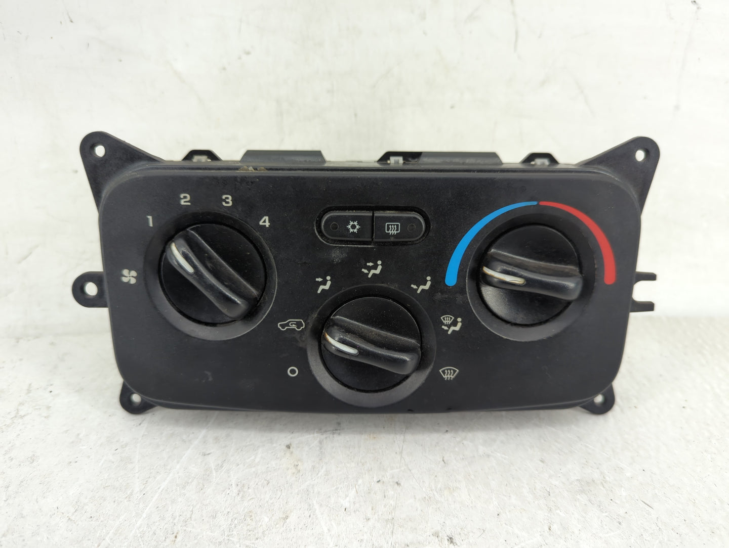 2004-2007 Jeep Liberty Climate Control Module Temperature AC/Heater Replacement P/N:P55037533AE Fits Fits 2004 2005 2006 200