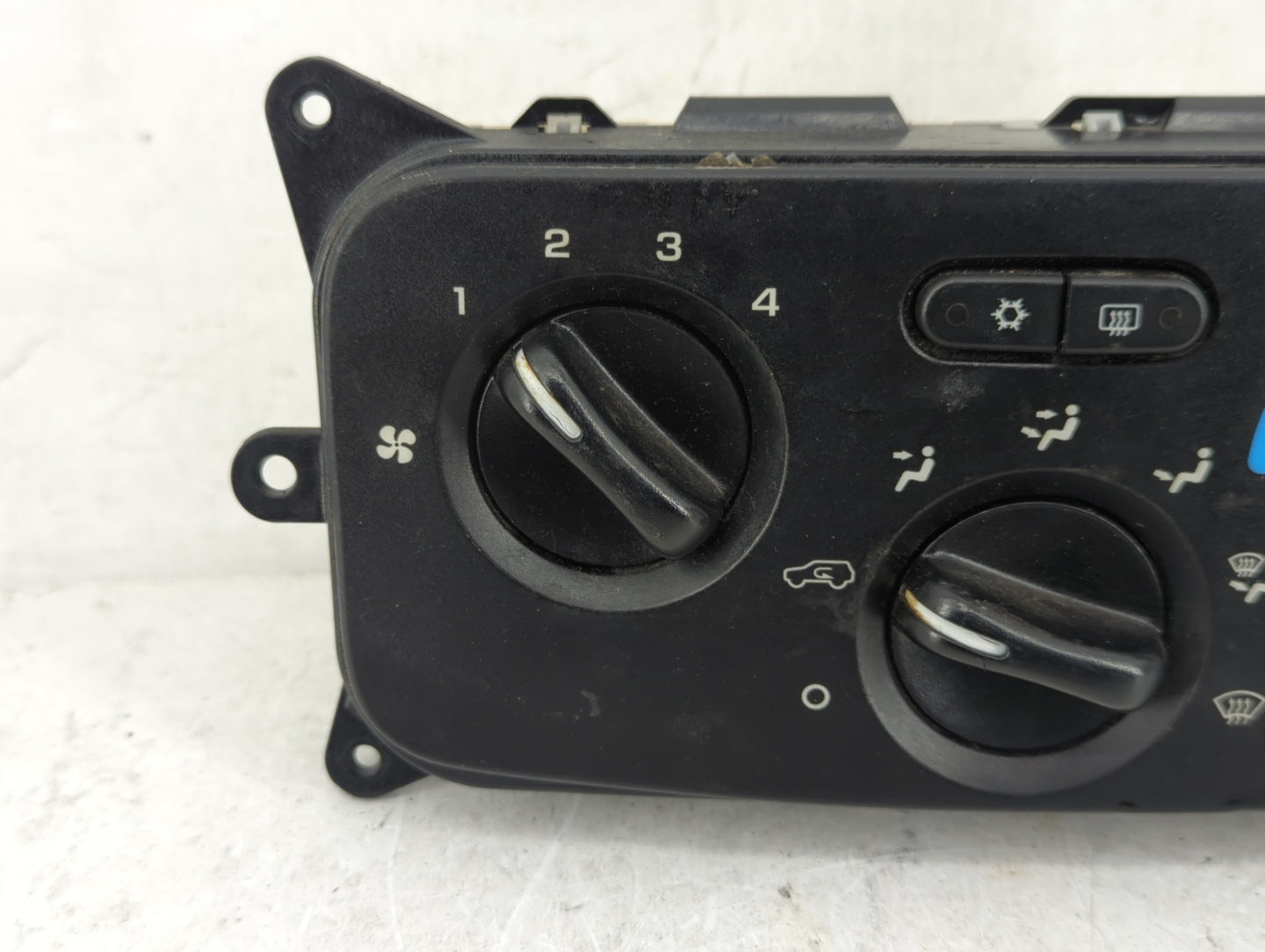 2004-2007 Jeep Liberty Climate Control Module Temperature AC/Heater Replacement P/N:P55037533AE Fits Fits 2004 2005 2006 200