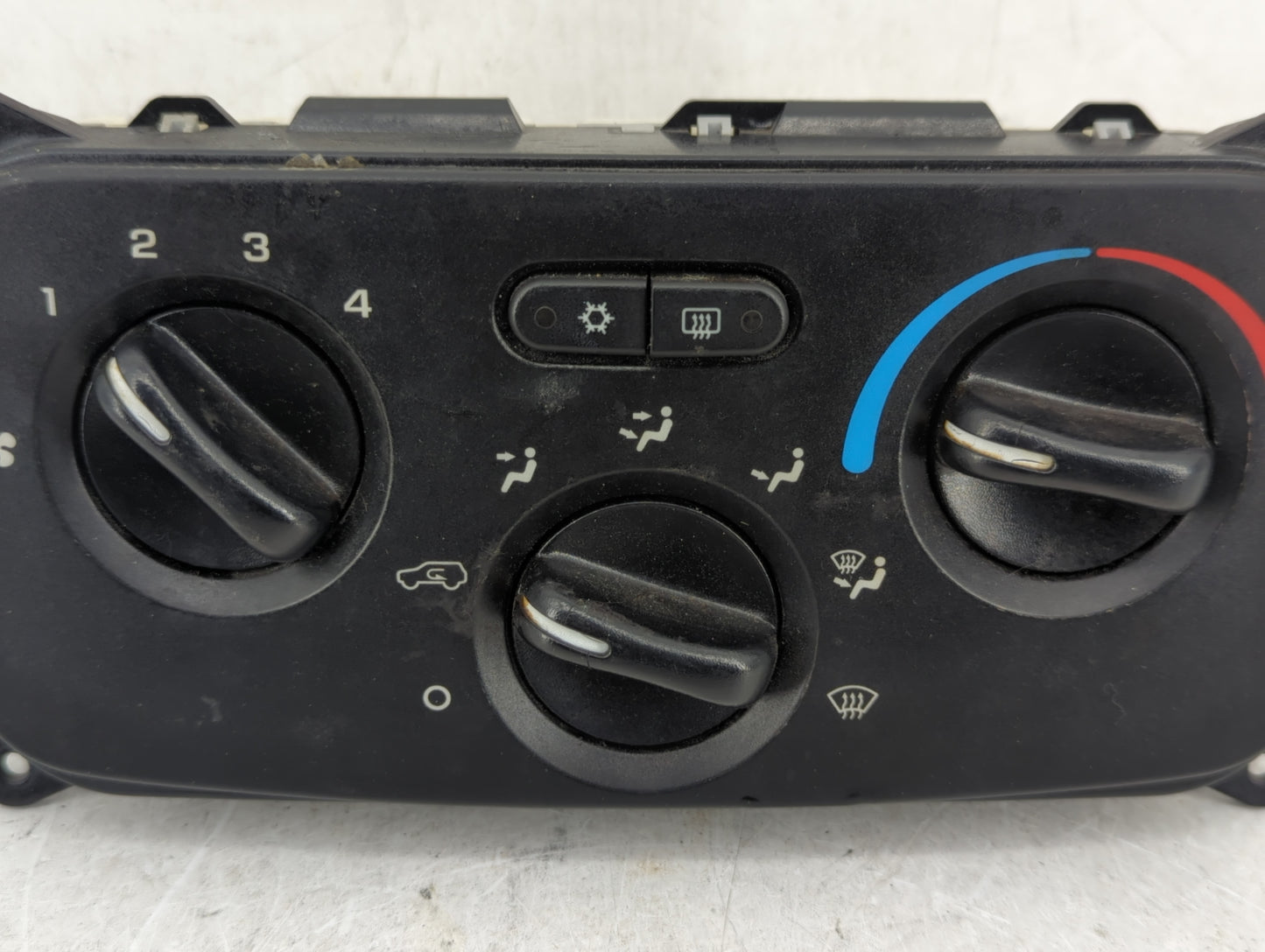 2004-2007 Jeep Liberty Climate Control Module Temperature AC/Heater Replacement P/N:P55037533AE Fits Fits 2004 2005 2006 200