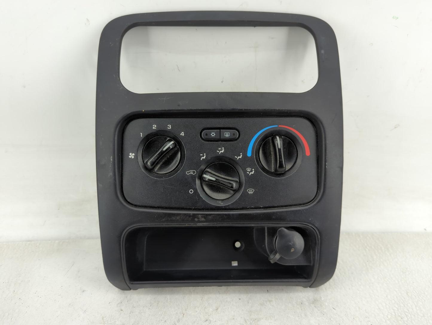 2004-2007 Jeep Liberty Climate Control Module Temperature AC/Heater Replacement P/N:P55037533AG Fits Fits 2004 2005 2006 200